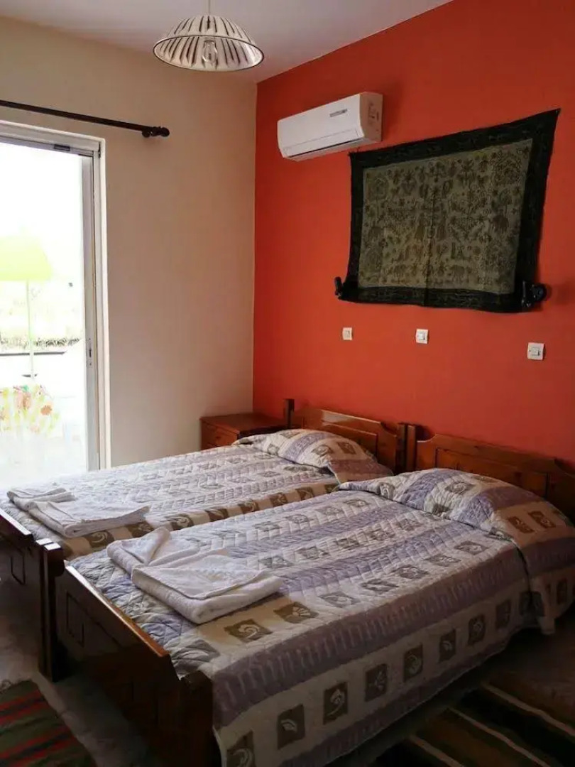 Yiannis Apartments