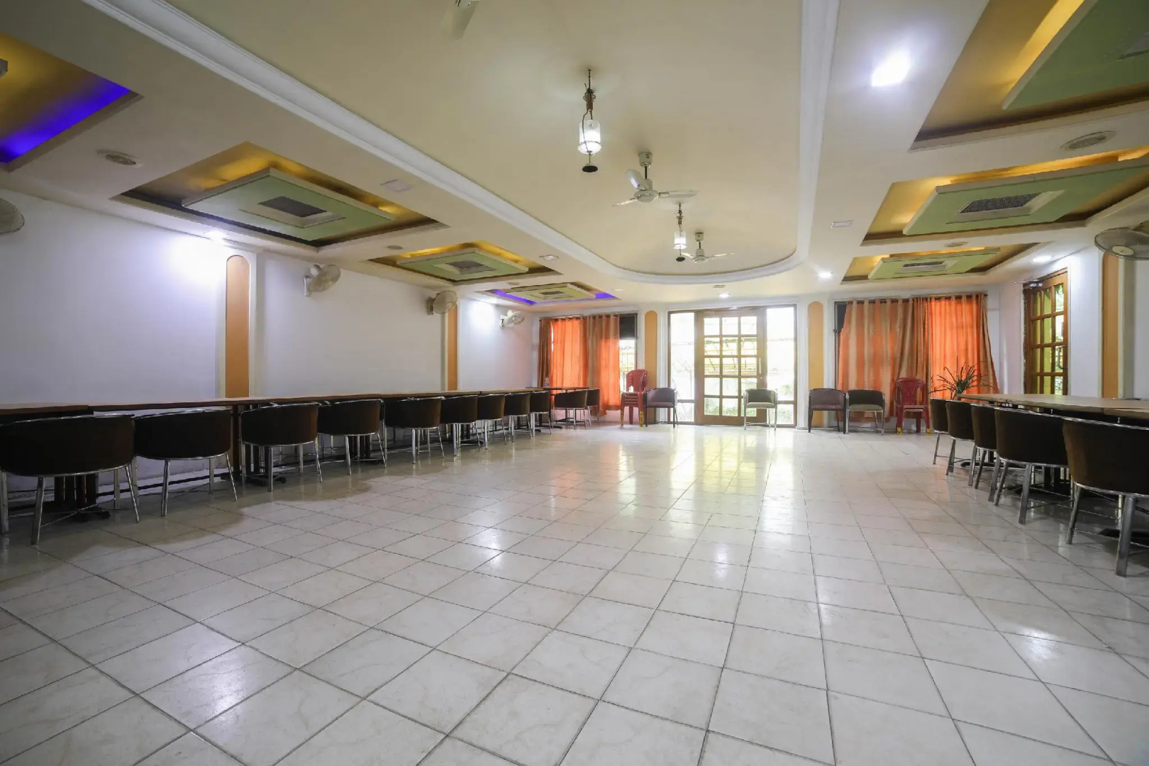 OYO 62328 Jayshrea Recreation Club