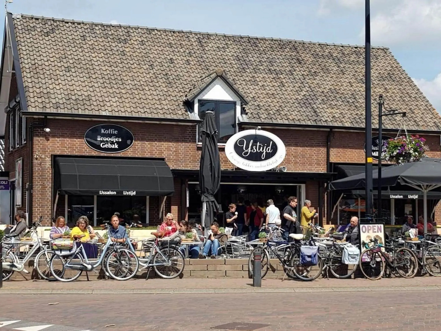 Inviting bungalow in Gelderland with garden