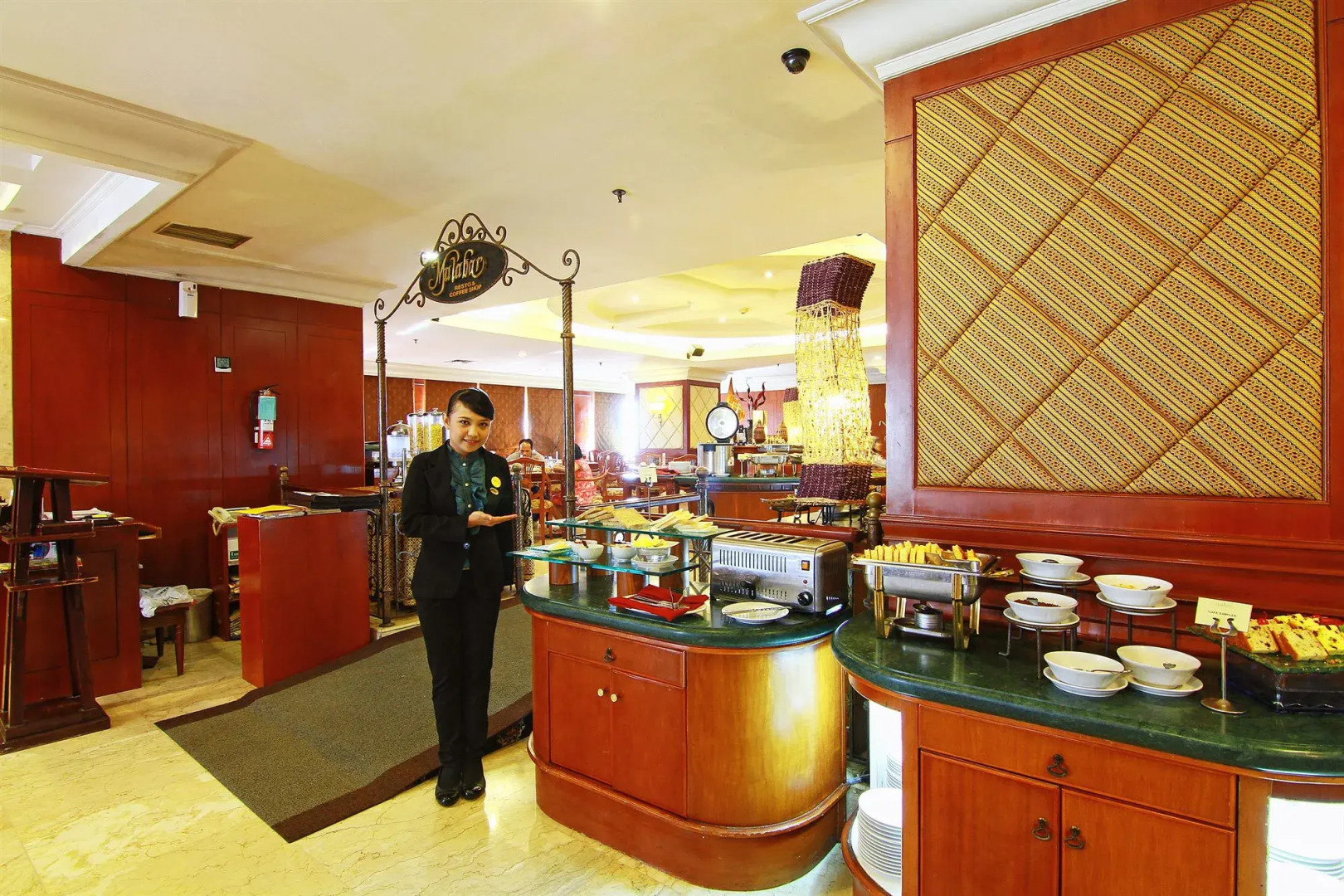 Grand Arkenso Parkview Hotel