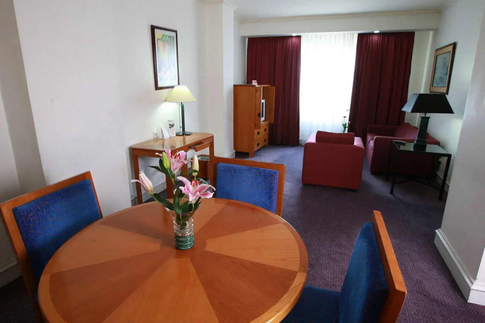 Surabaya Suites Hotel Powered by Archipelago