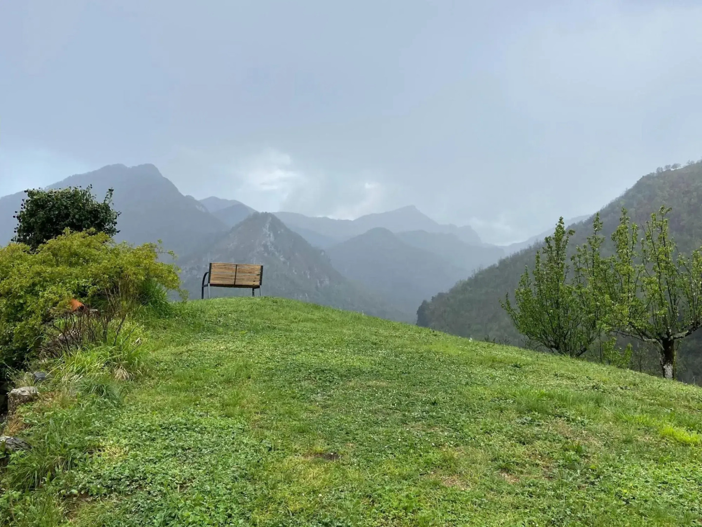 Graceful Cottage in Vergemoli with Private Fenced Garden