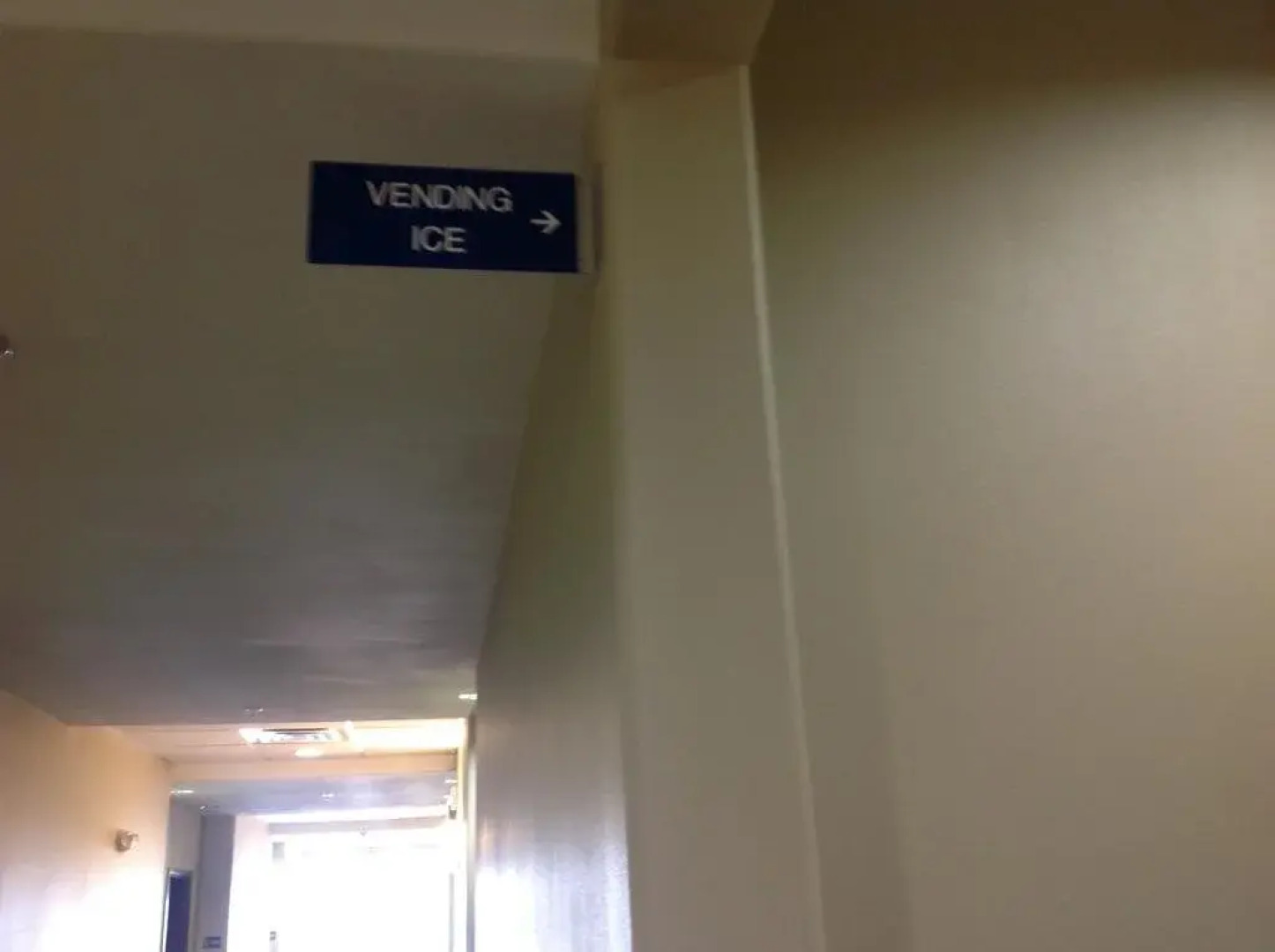 La Plaza Inn & Suites