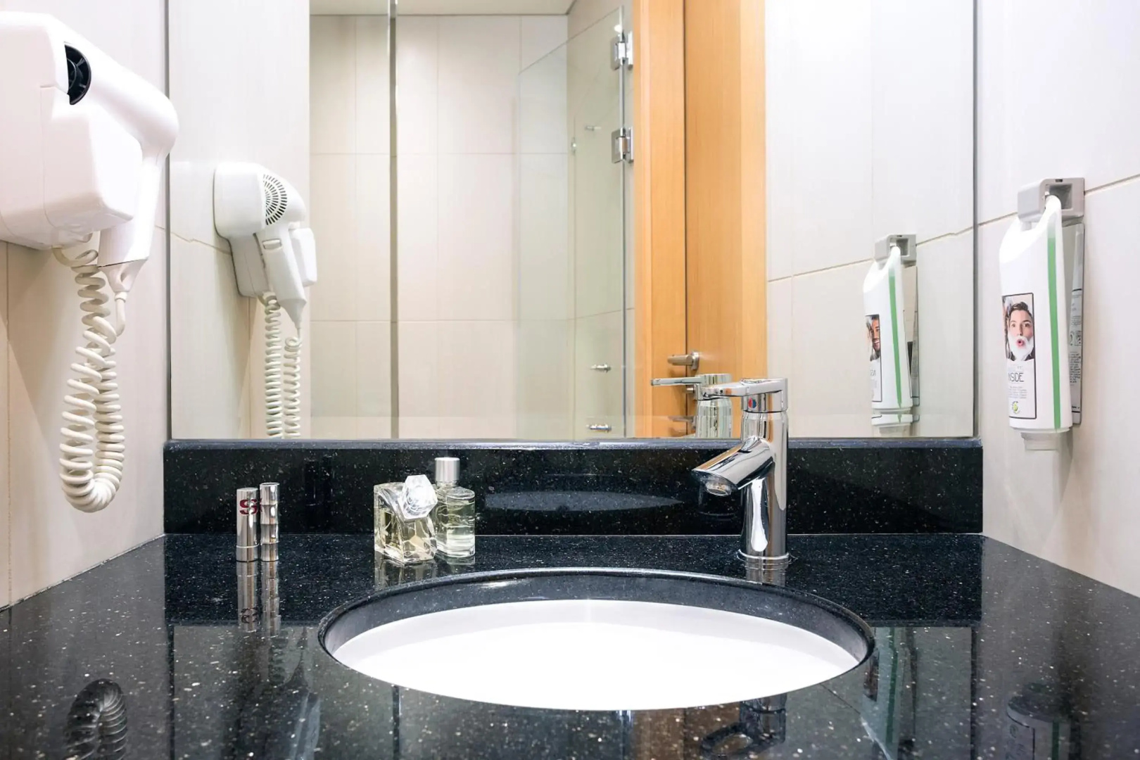 Отель ibis Deira Creekside Dubai