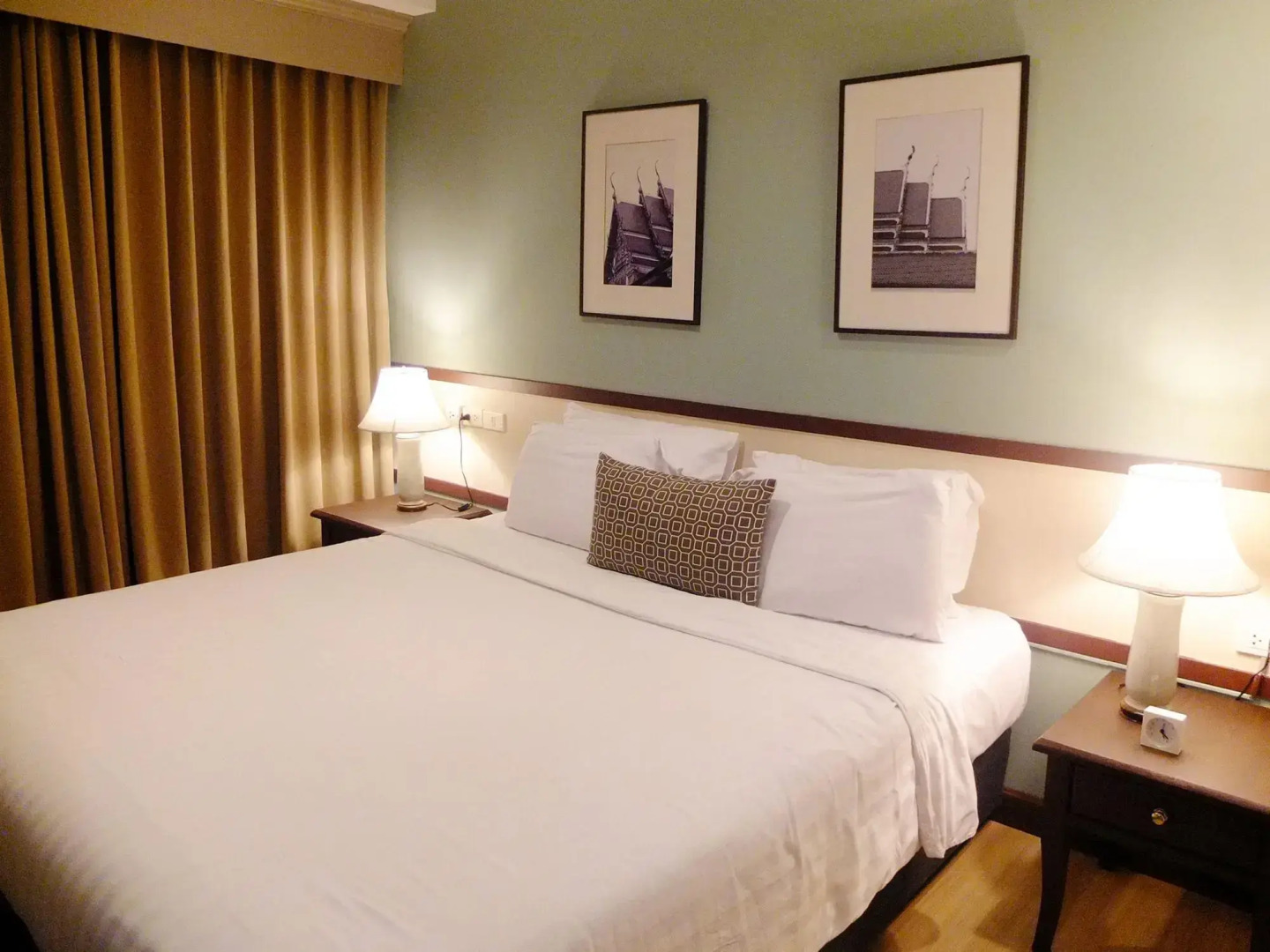 Evergreen Place Siam by UHG