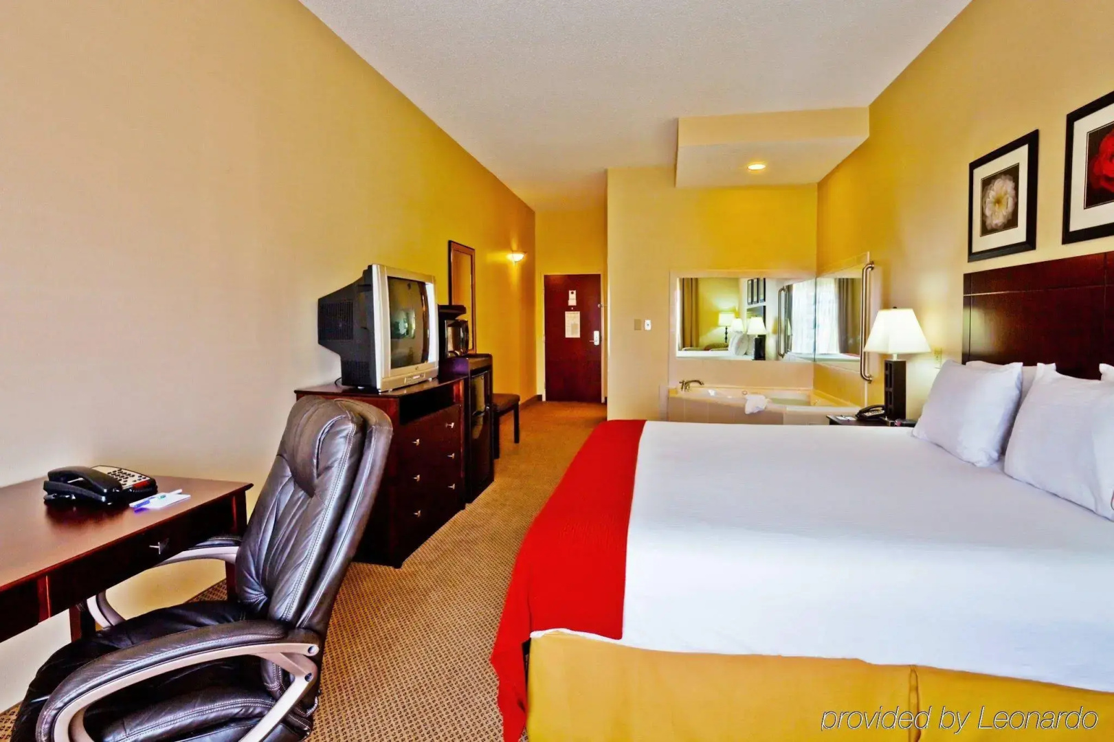 Holiday Inn Express Hotel & Suites Dickson