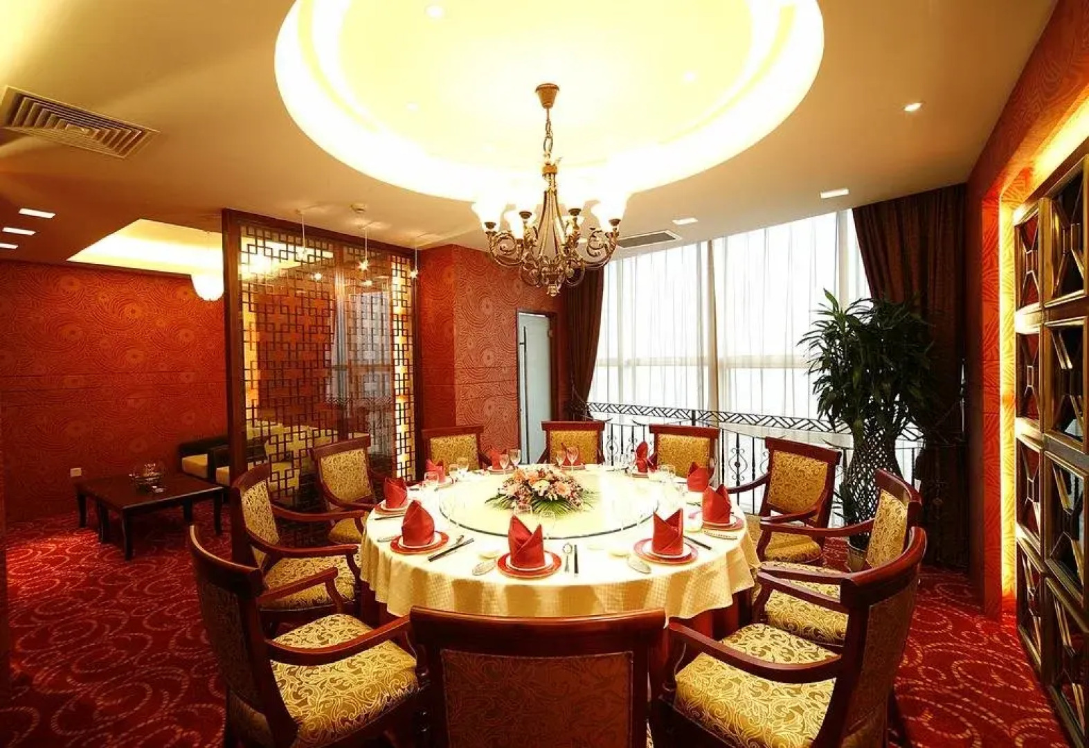 Shifeng International Holiday Hotel