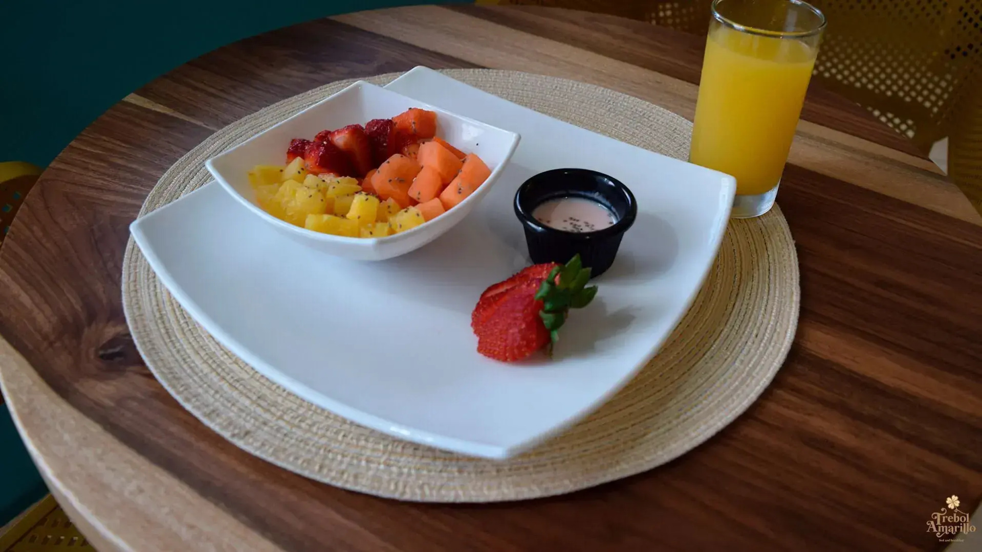 Trebol Amarillo Bed & Breakfast