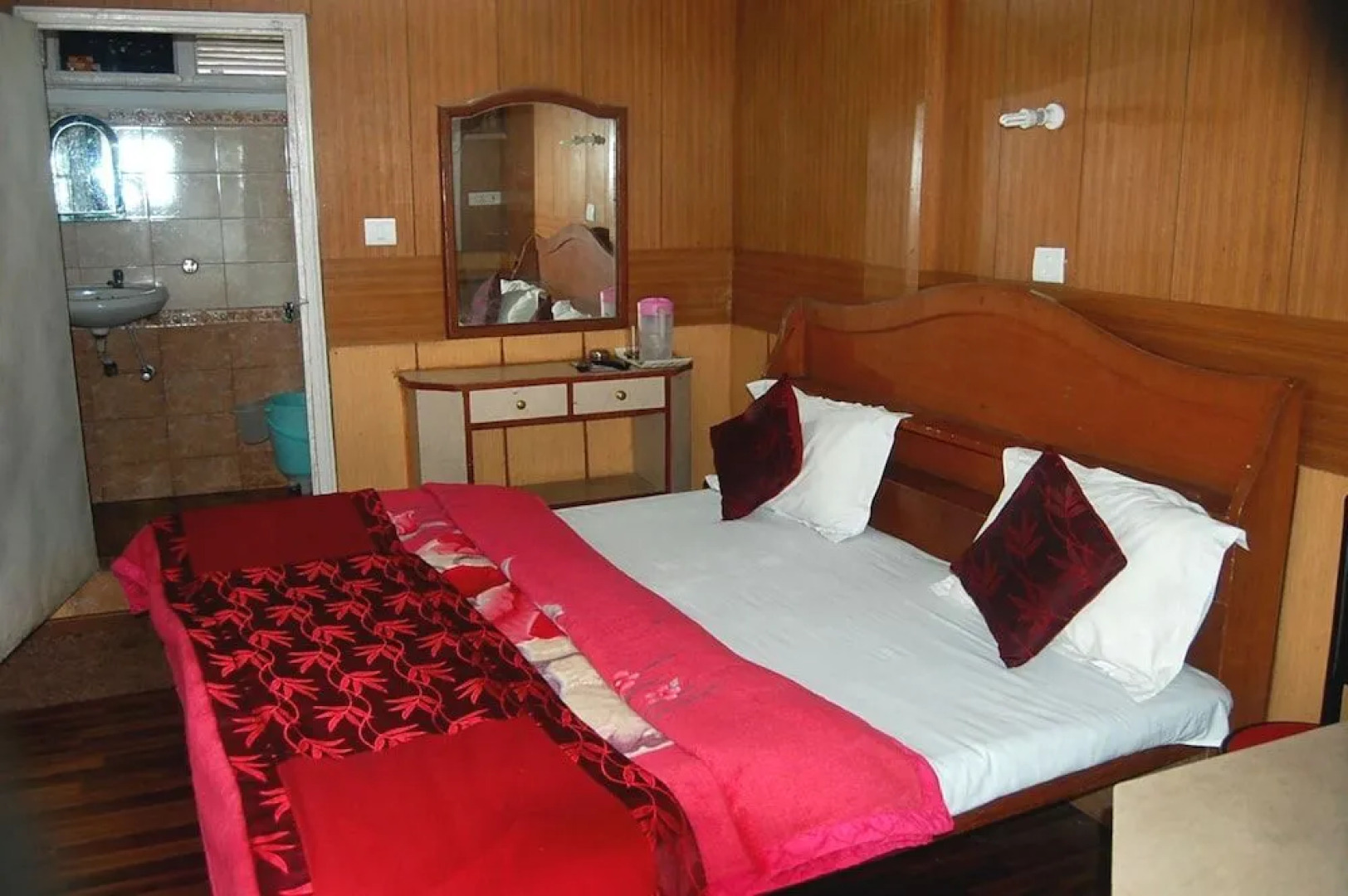 Goroomgo New Payal Mall Road Nainital