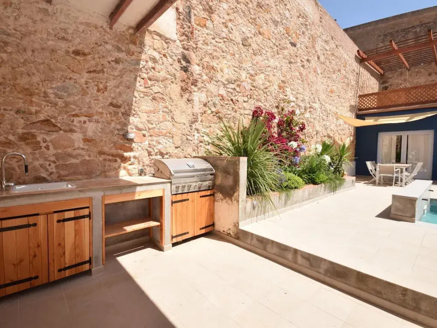 Beautiful, Authentic House With Large Patio and Swimming Pool, Near the Beach