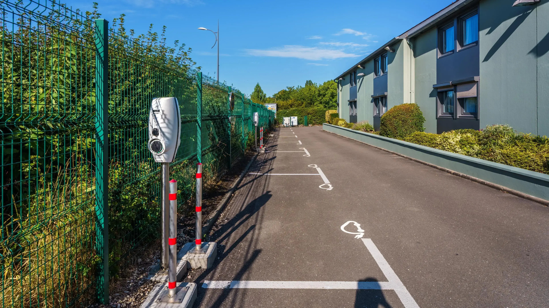 Campanile NATURE - Dijon Est Saint-Apollinaire