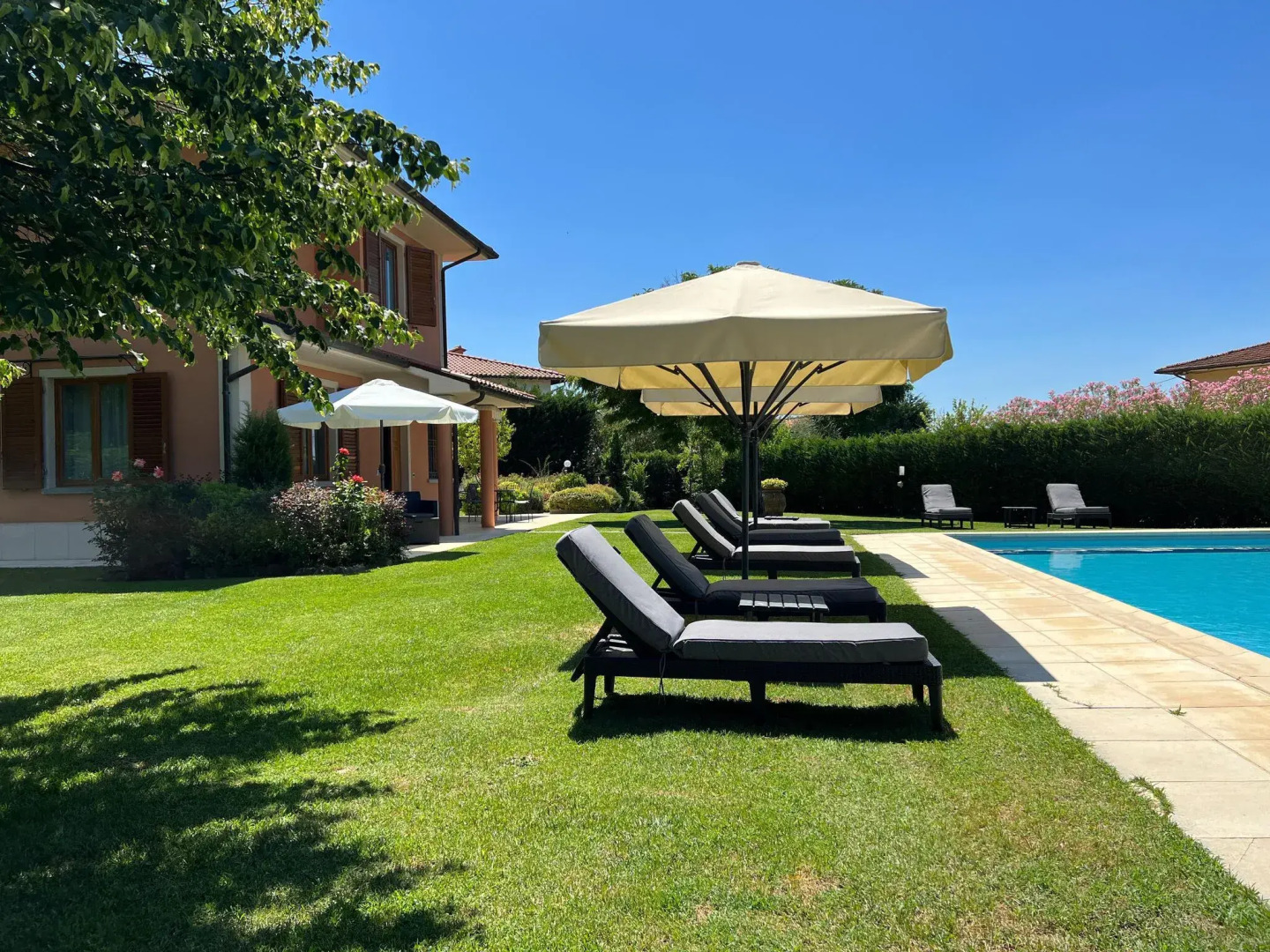 Villa in Tuscany With Private Pool & Views