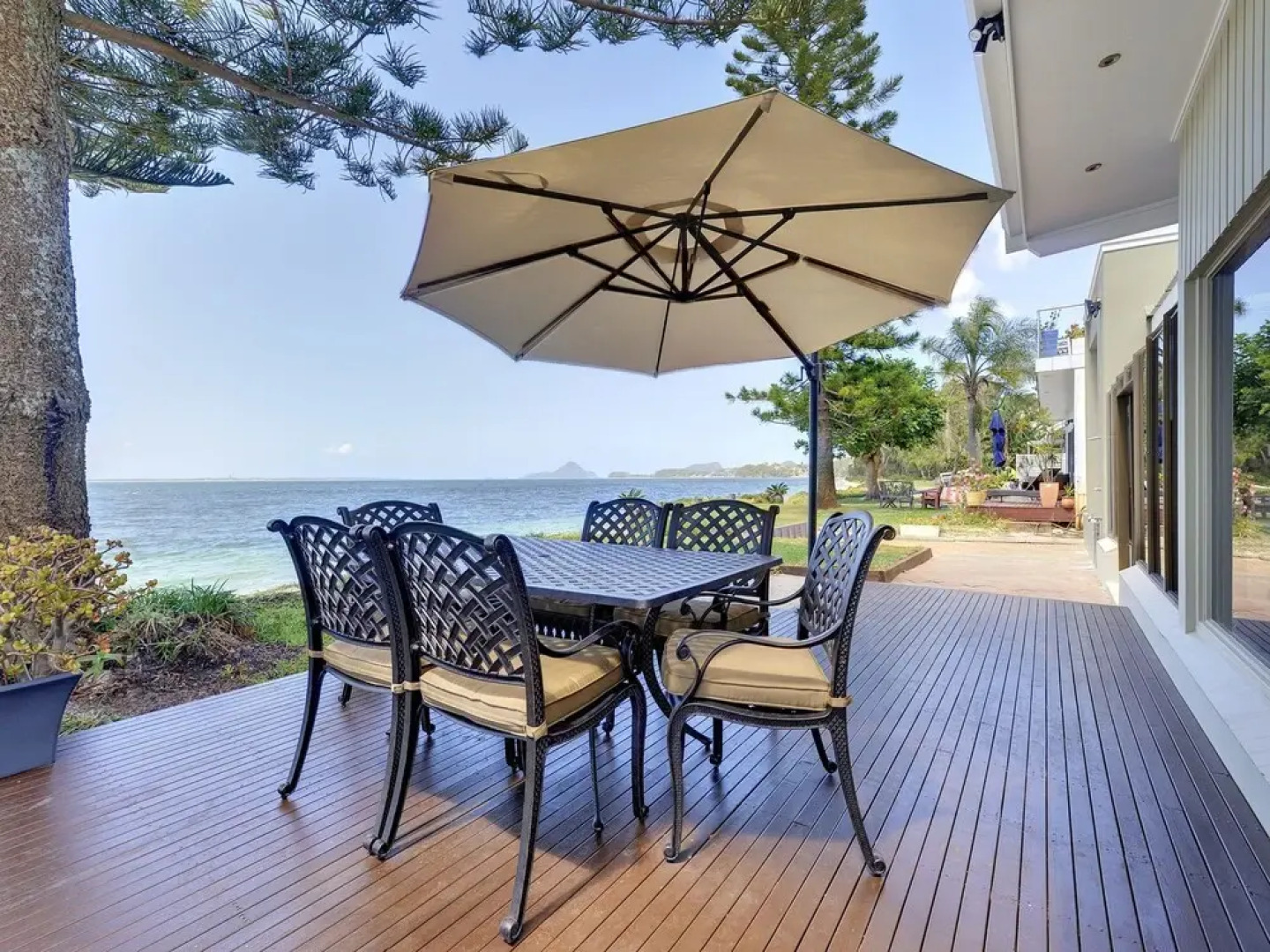 Whispering Sands at Corlette