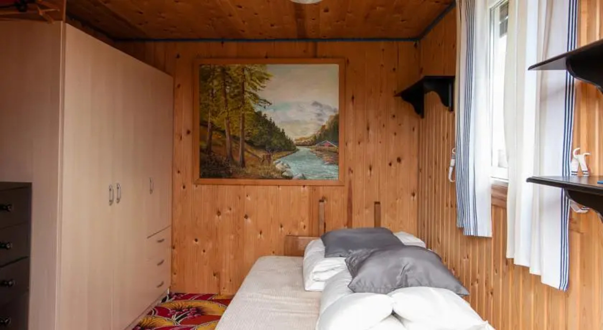 Iris 2 Holiday House