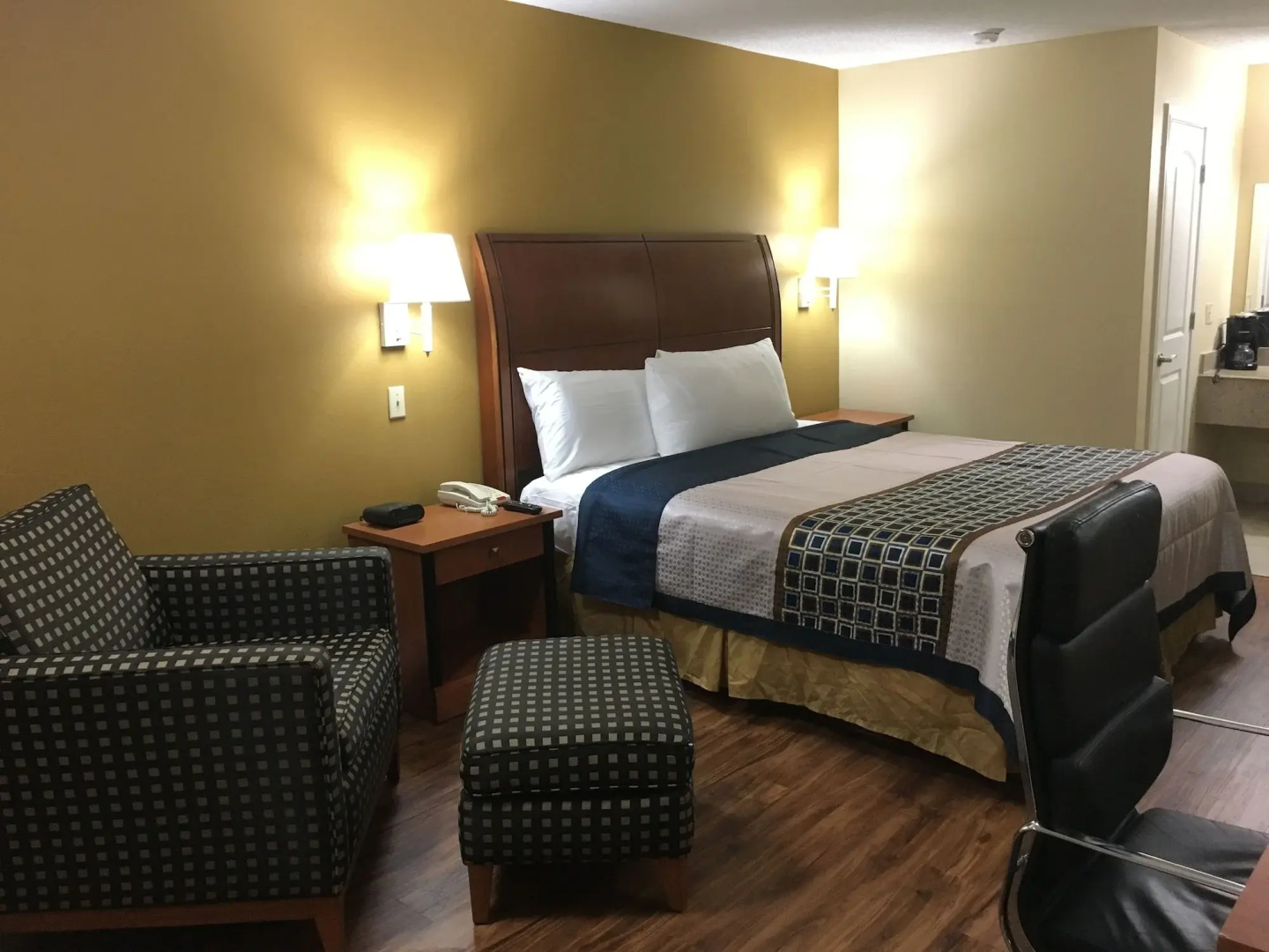 Navasota Inn