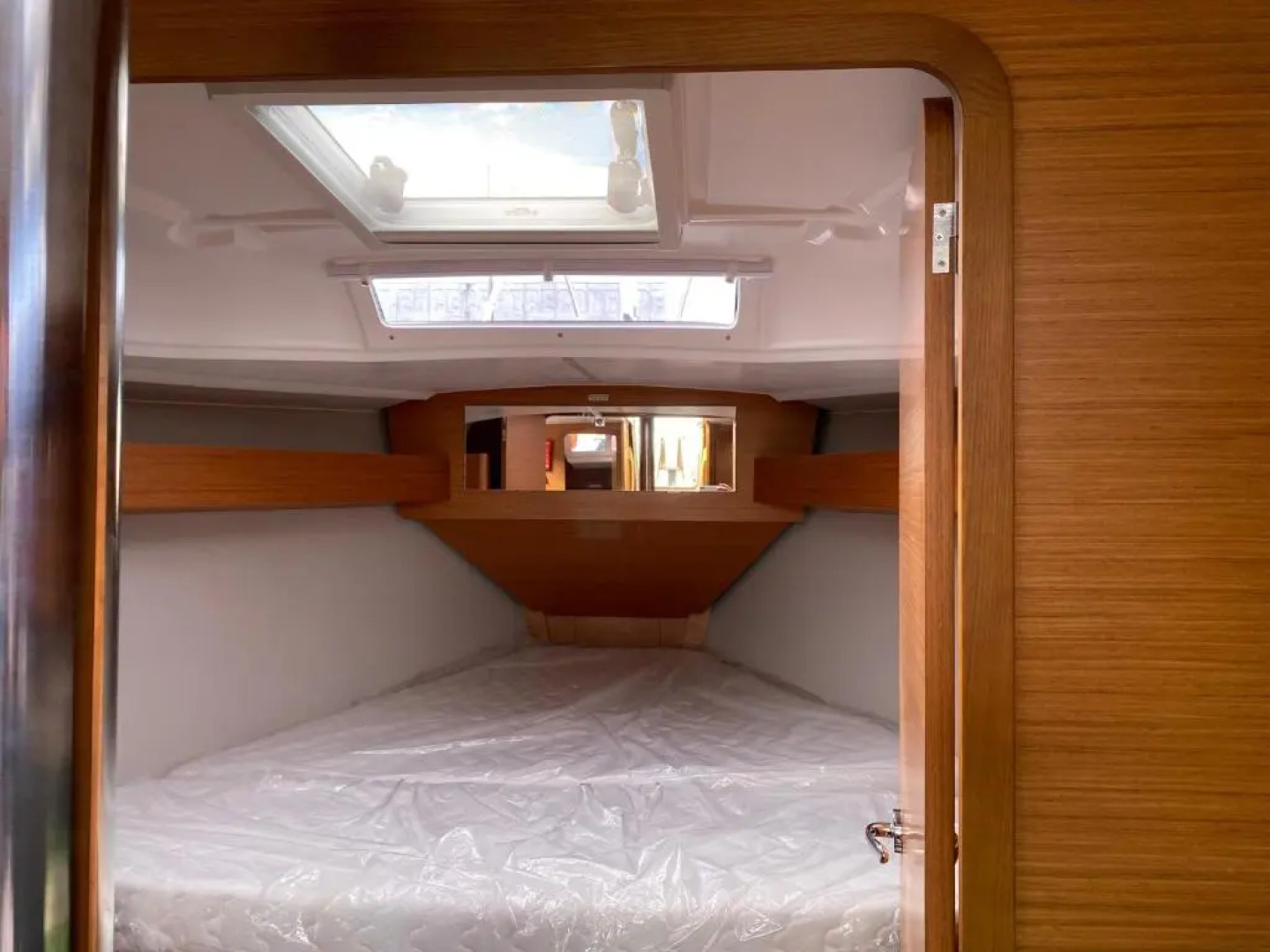 TROIA - Veleiro em marina