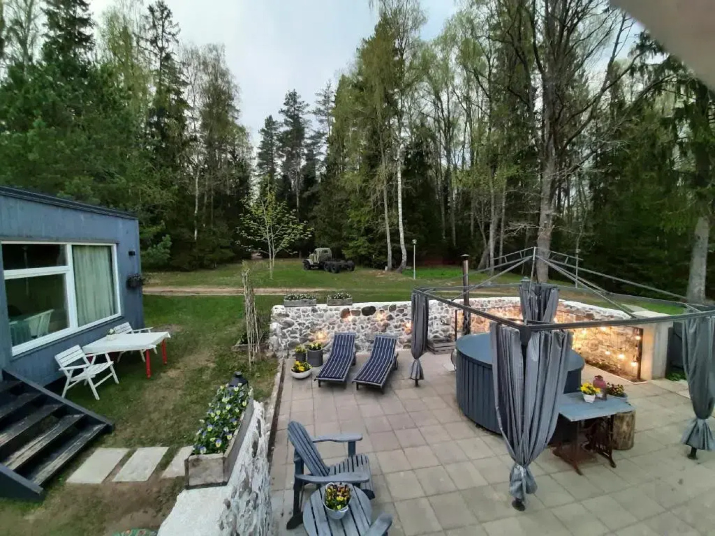 Mellene 1 bedroom house in nature & hot tube