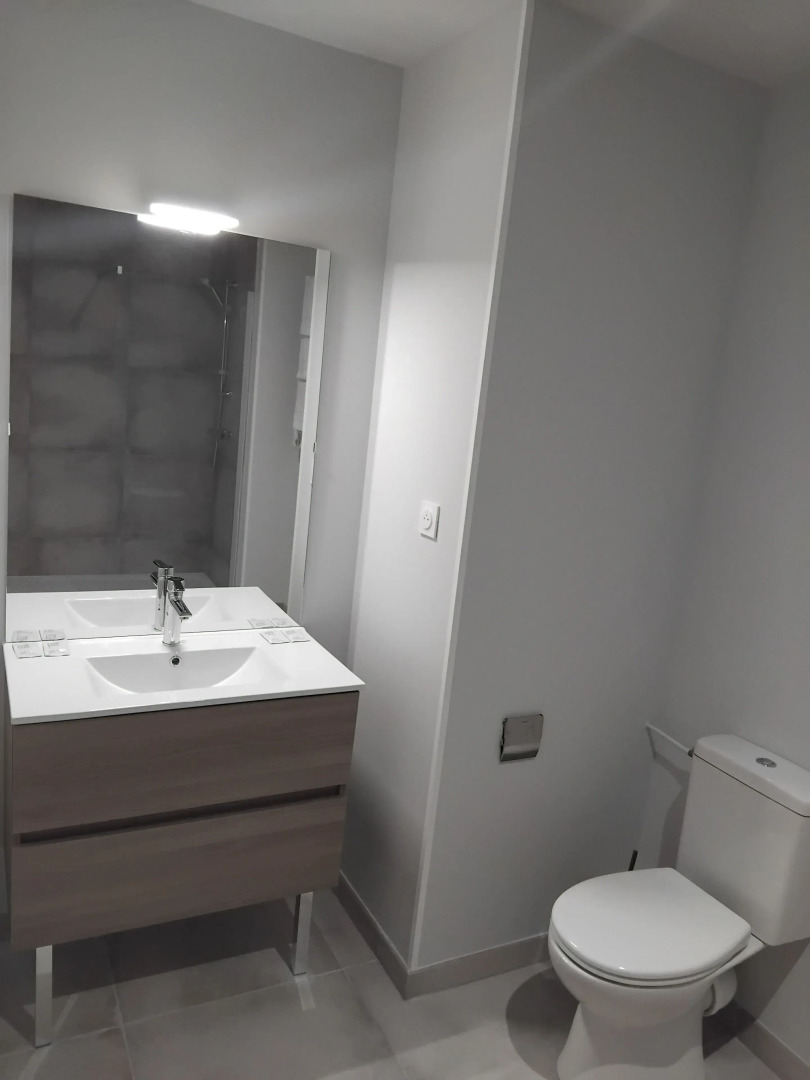 Orly Residis Le Hall