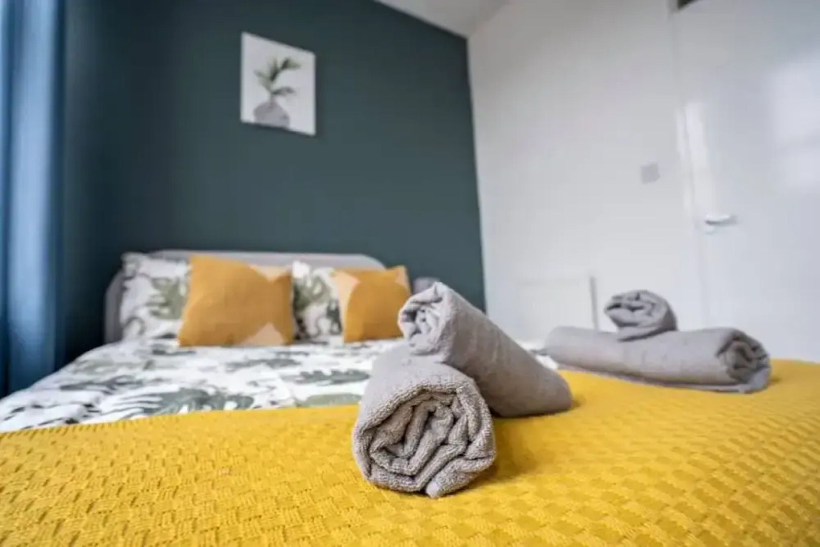 2 Bed-town Centre-free Parking