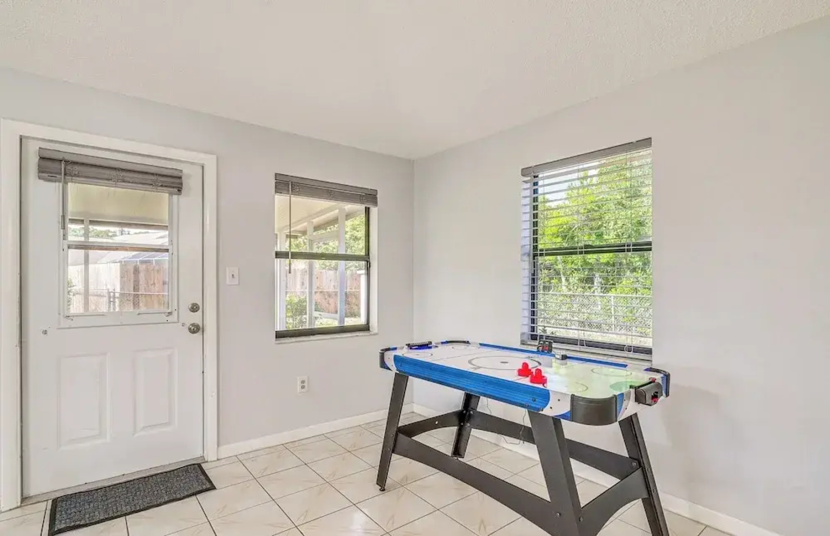 13 Mi to Hudson Beach: Family Escape w/ Lanai