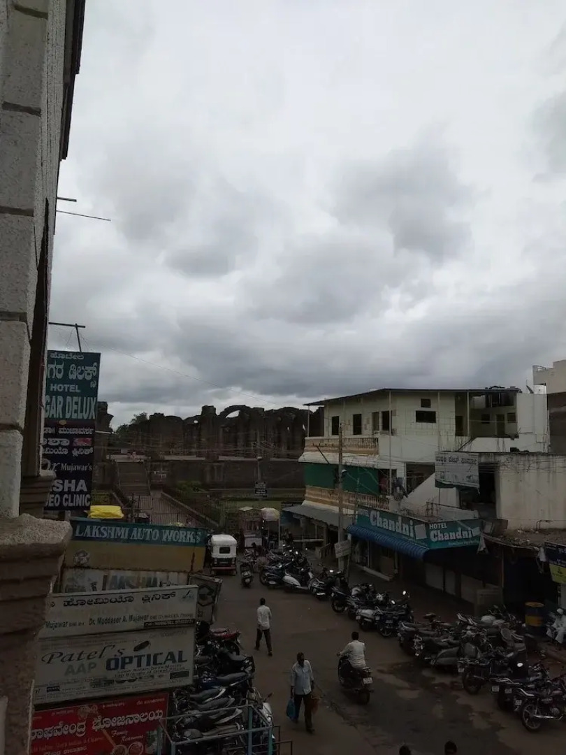 Iroomz Hotel Sagar Deluxe