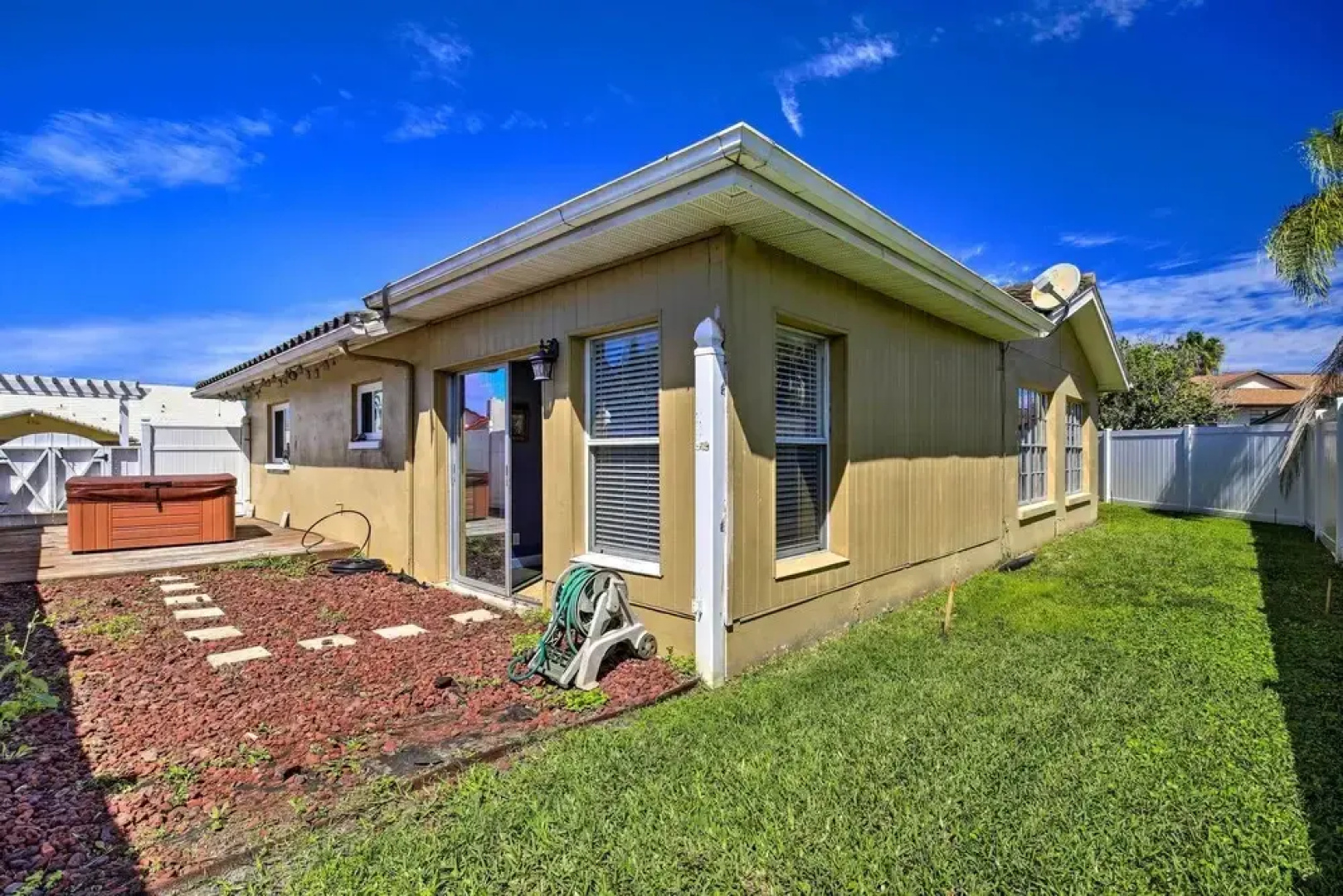 Single-story Home w/ Hot Tub - Pets Welcome!