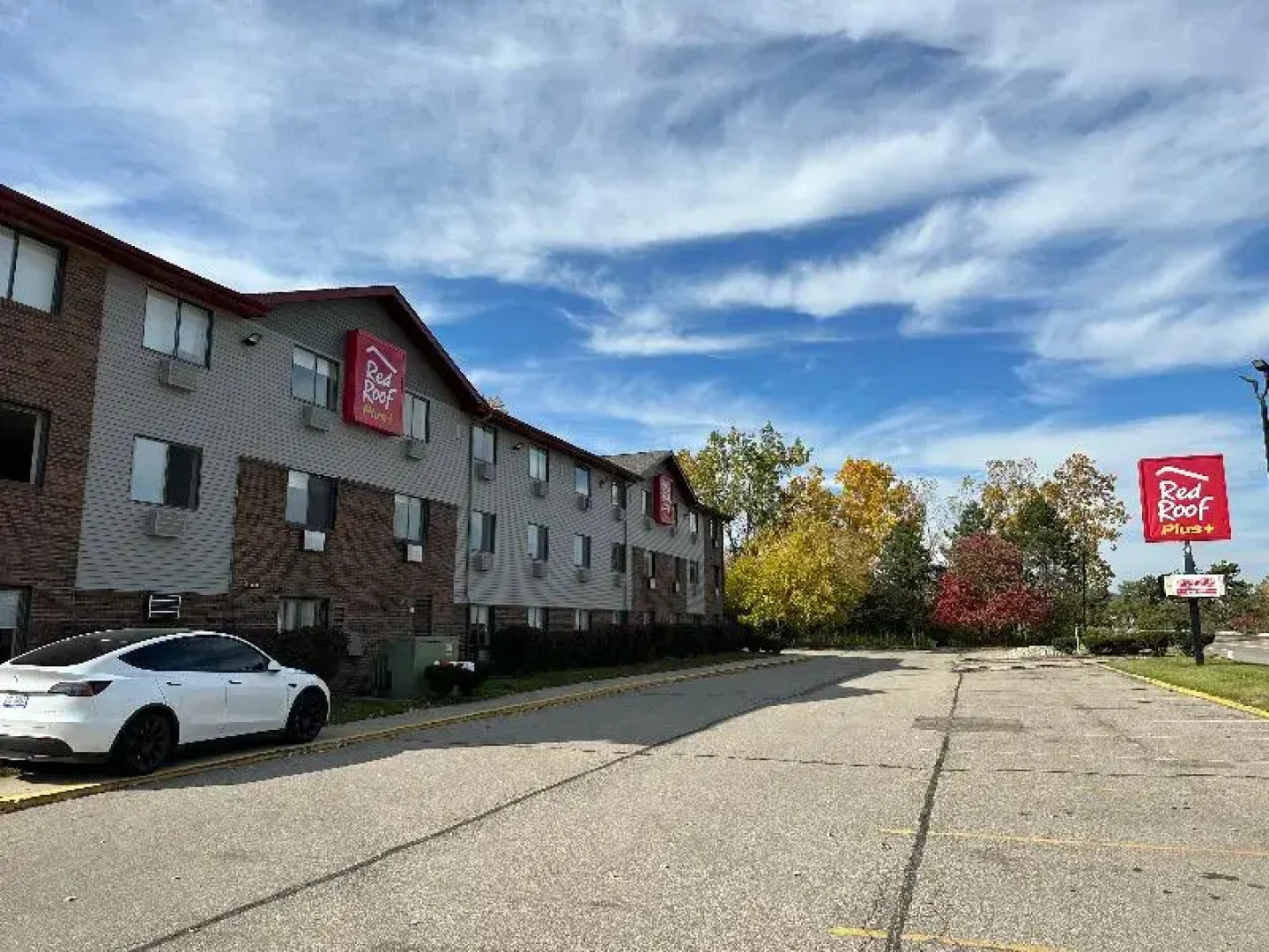 Red Roof PLUS+ Belleville
