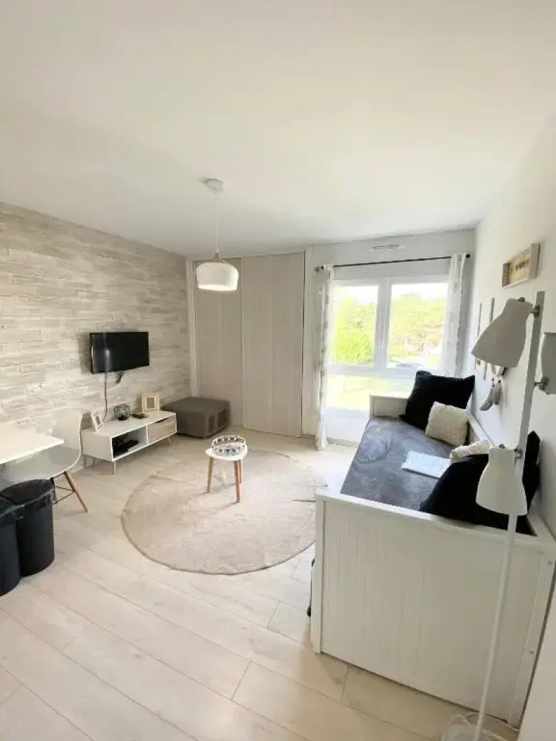 Studio Recent Proche de la Mer