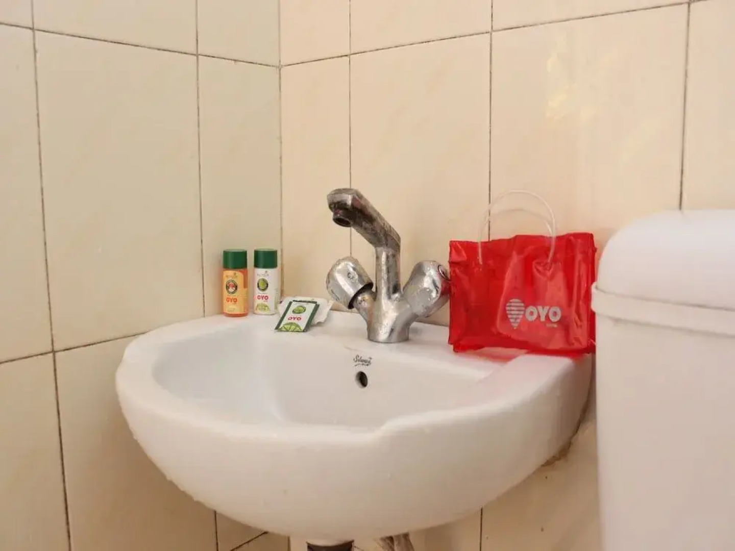 OYO 12782 Hotel Sweet Home