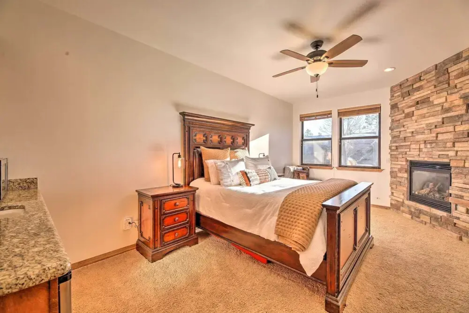 Patio, Deck & Grill: Spacious Show Low Home!