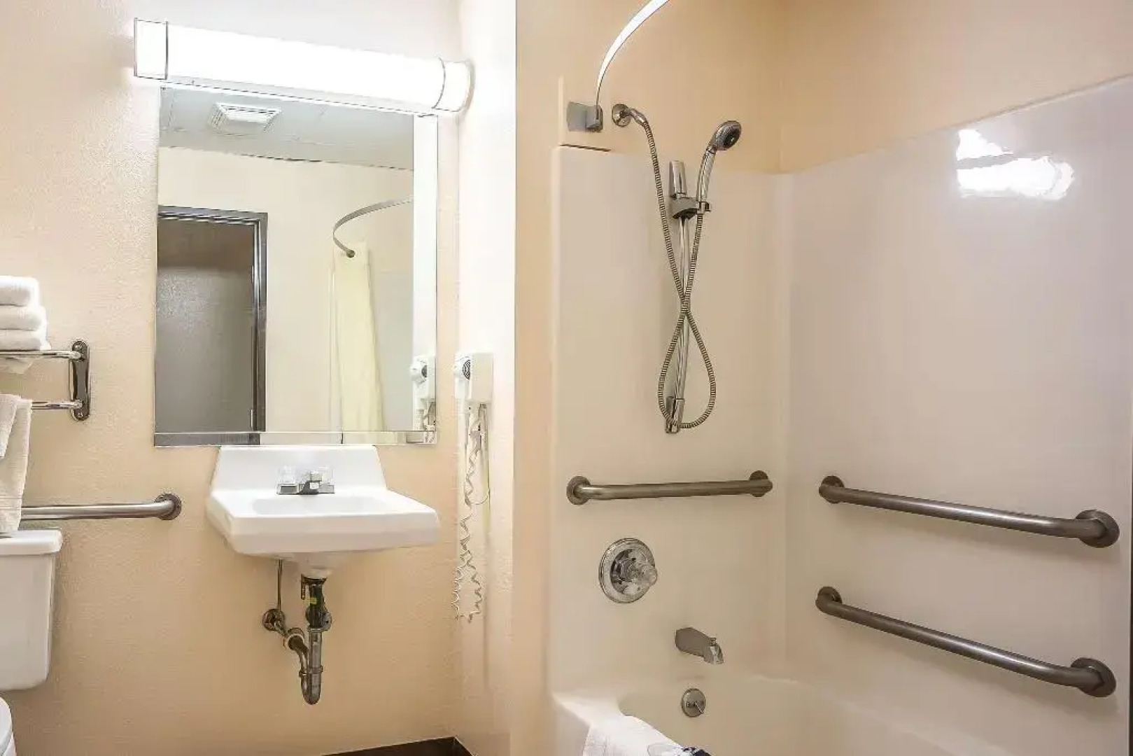 Super 8 by Wyndham Galesburg