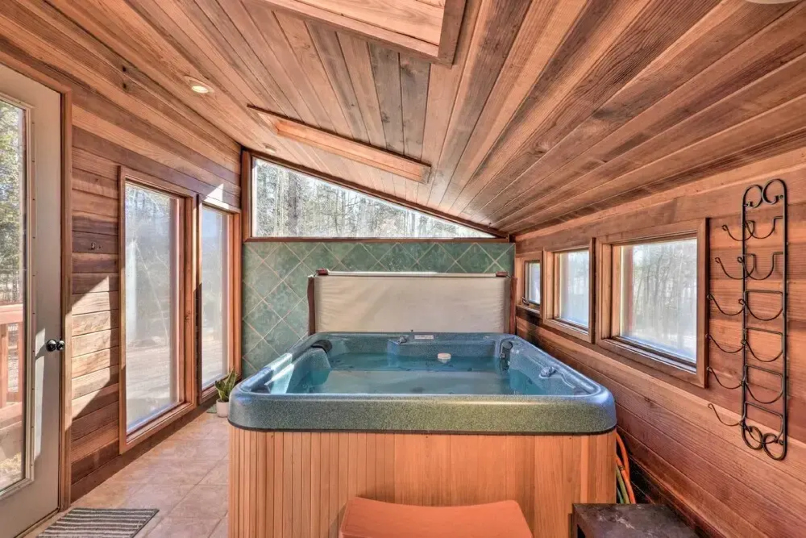 Charming Leadville Retreat w/ Private Hot Tub
