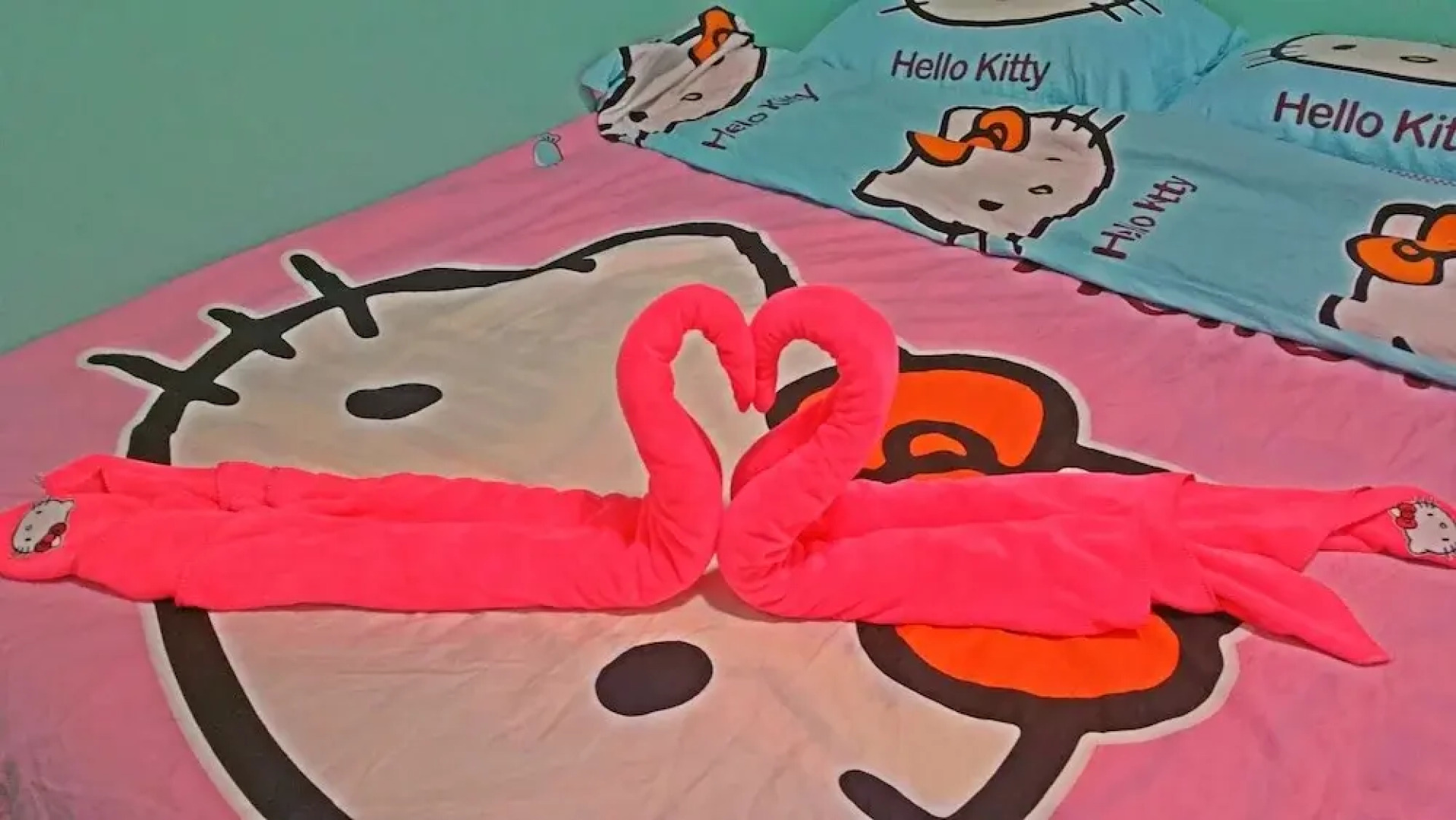 Hello Kitty Signature Suite