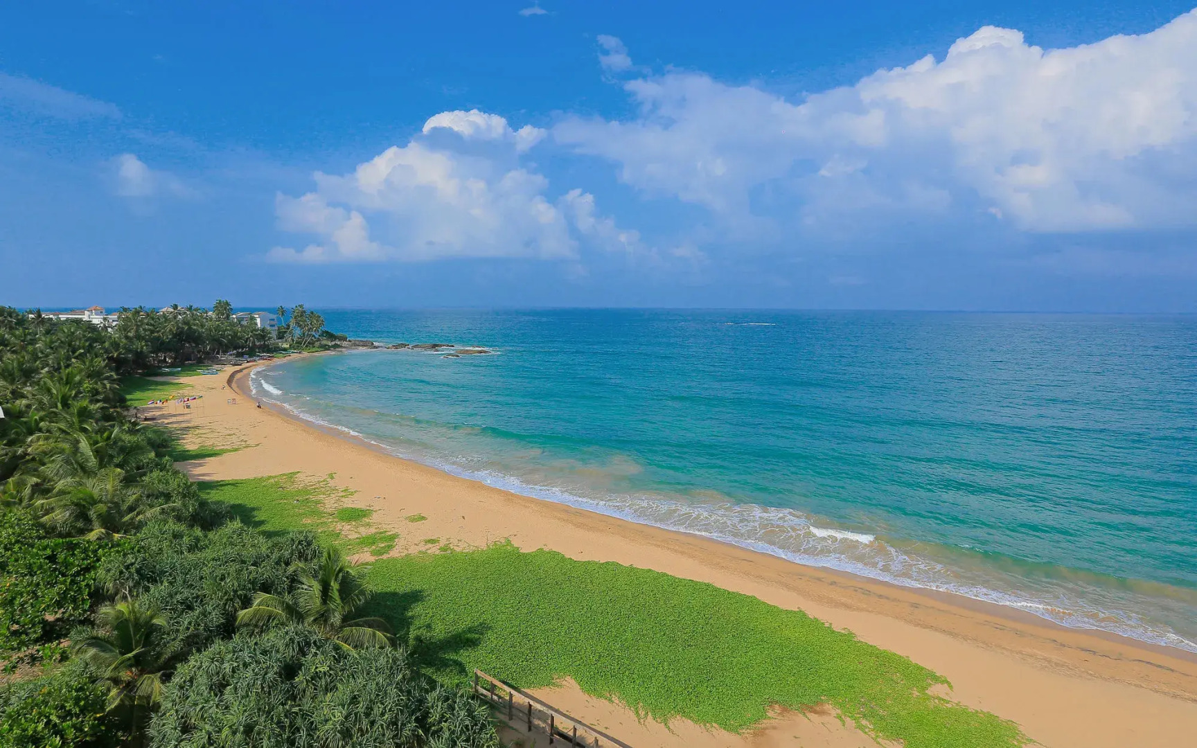 Курортный отель Pandanus Beach Resort & Spa