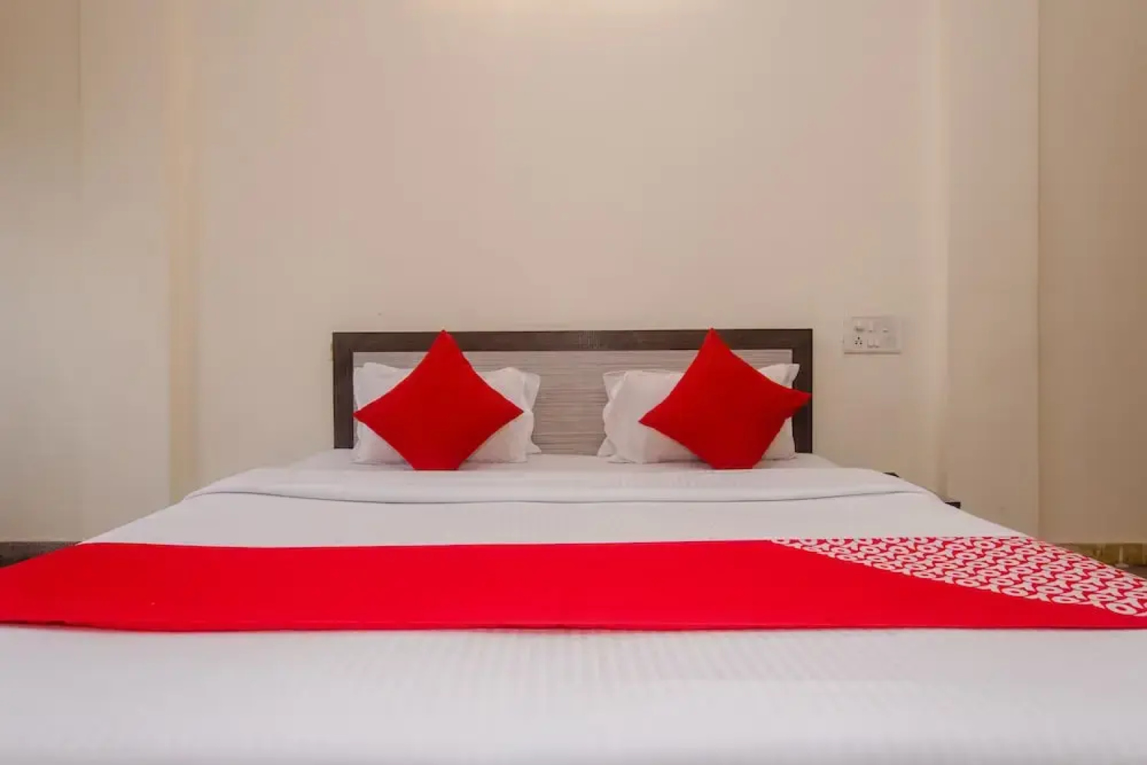 Hotel Paras By OYO Rooms