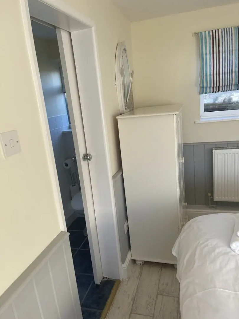 Stunning 8-bed Apartment in Bacton