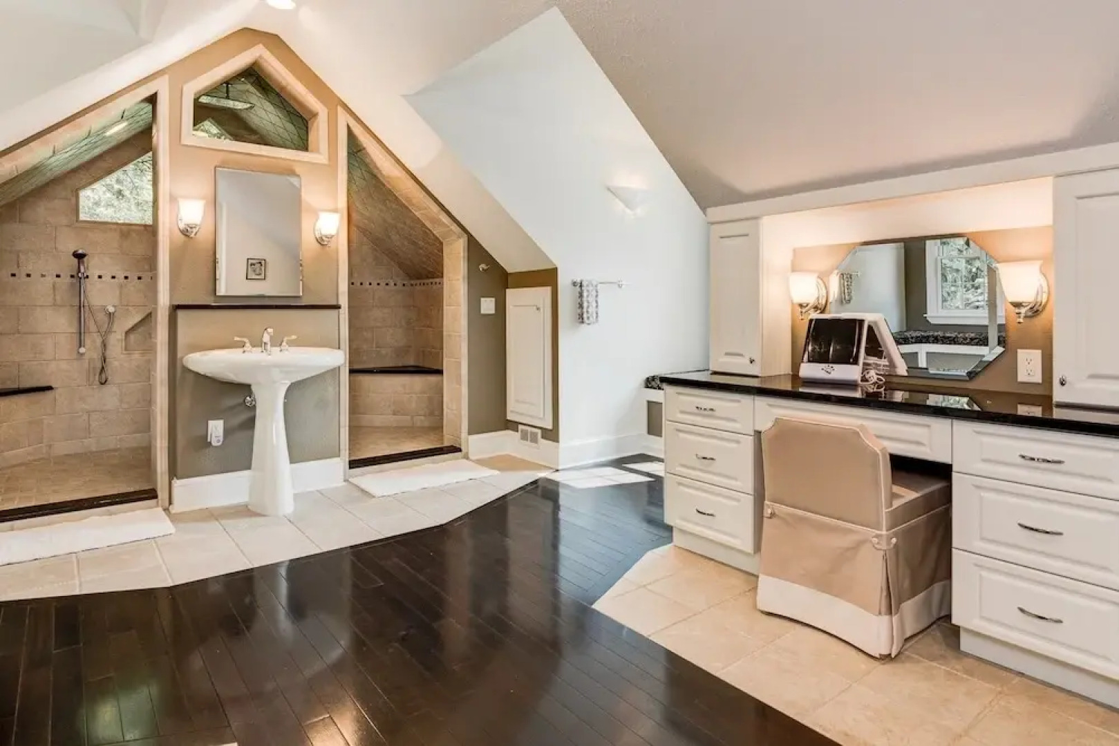 Waterfall Manor - 4 Br Home