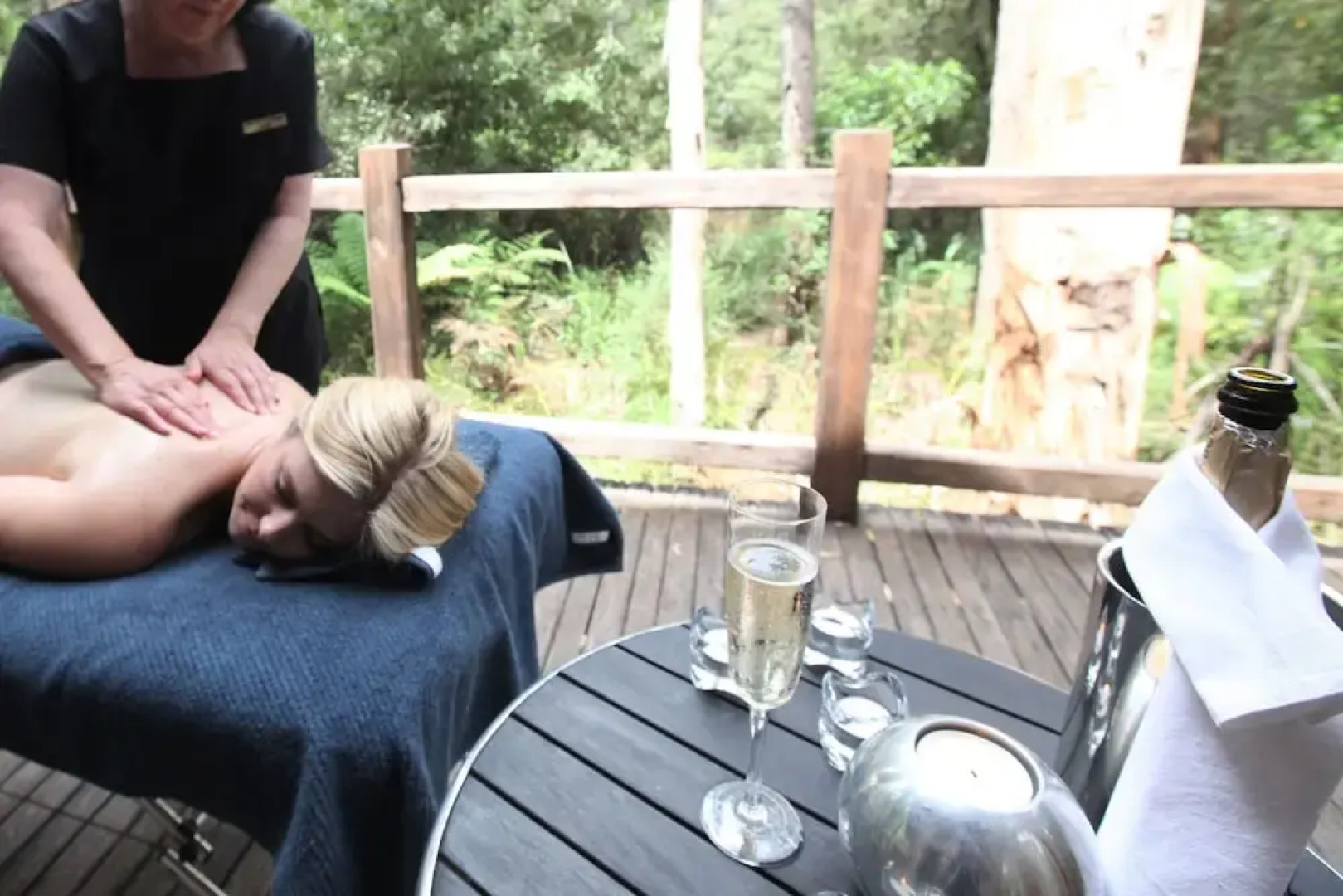 Woodlands Rainforest Retreat