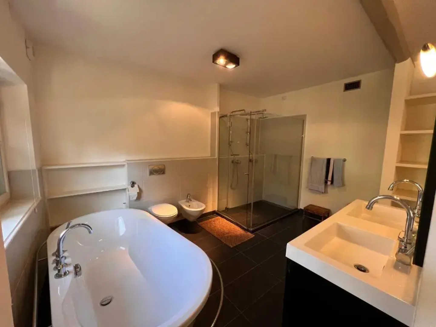 Large villa for 20 guests on large estate with private pool and tennis court Big conference room with facilities VILLAITALY EU