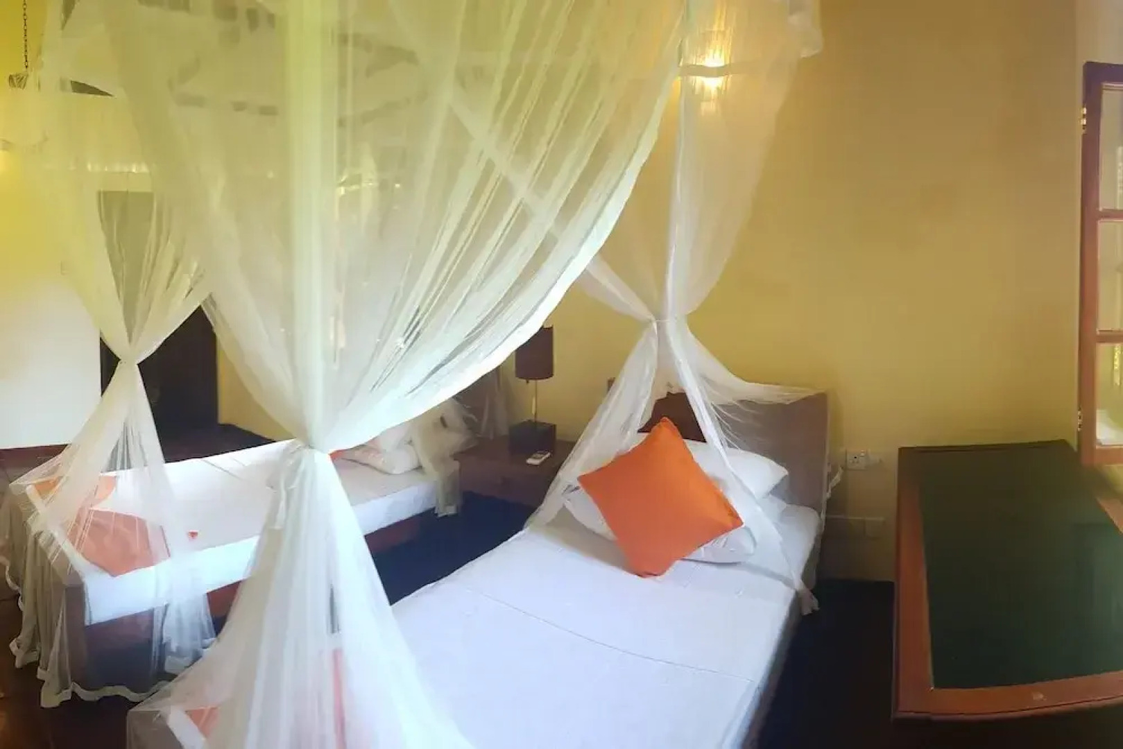 The Chalet - Whole Villa 2 Bedroom (Sleeps 4)