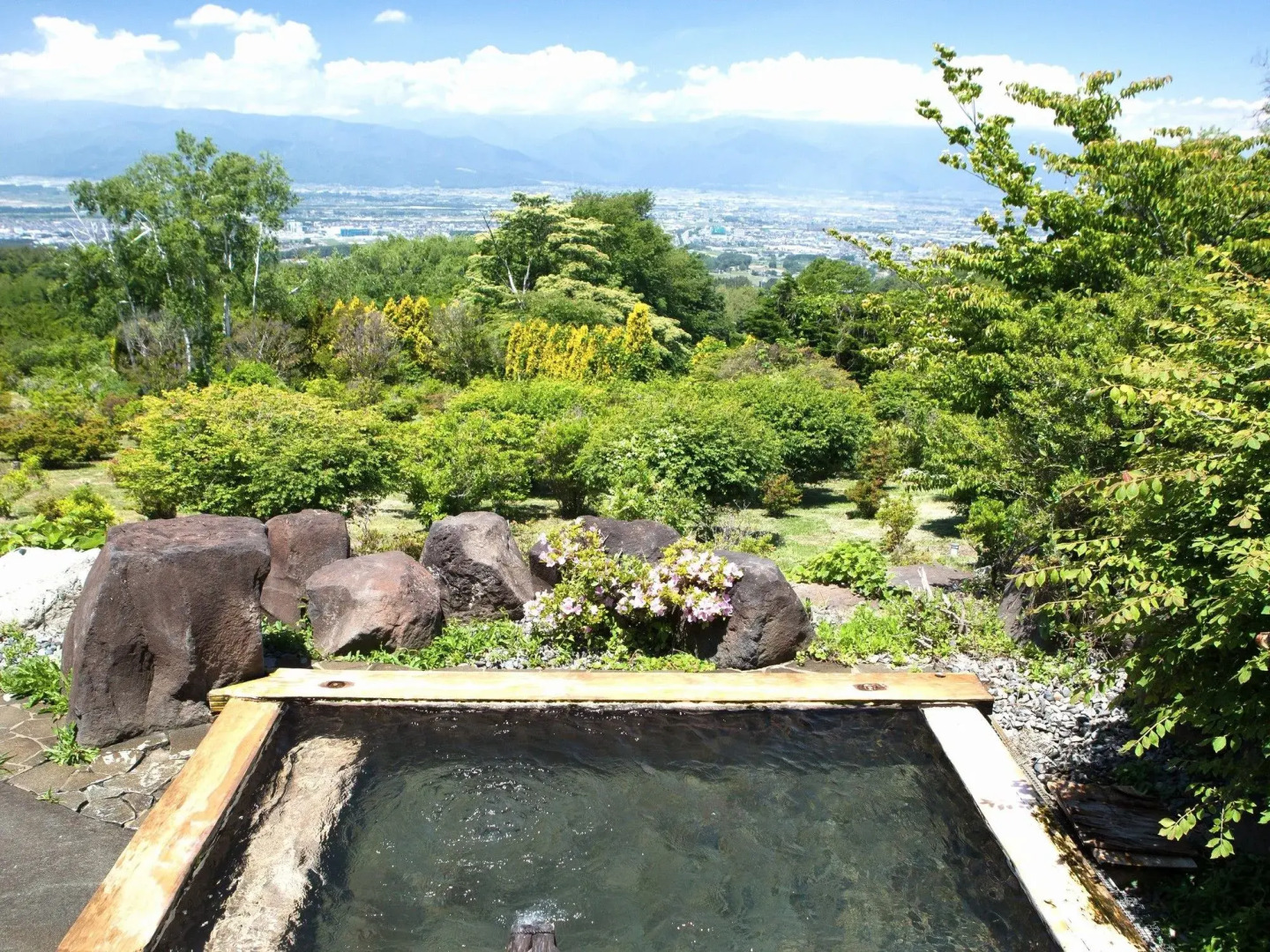 Yakushidaira Akanejyuku