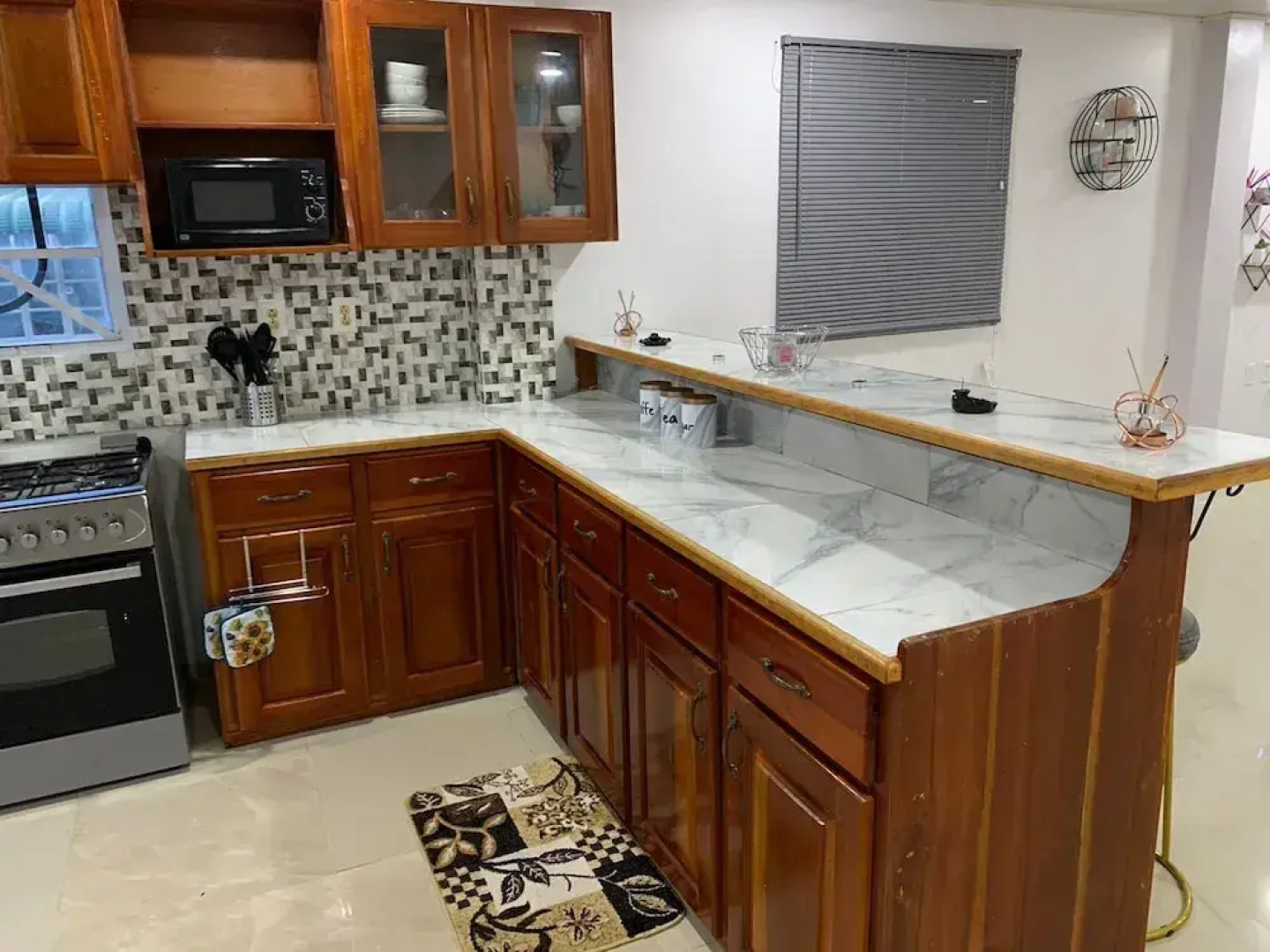 1 Bed Apartment - Sleeps 2 - Parking - Wifi