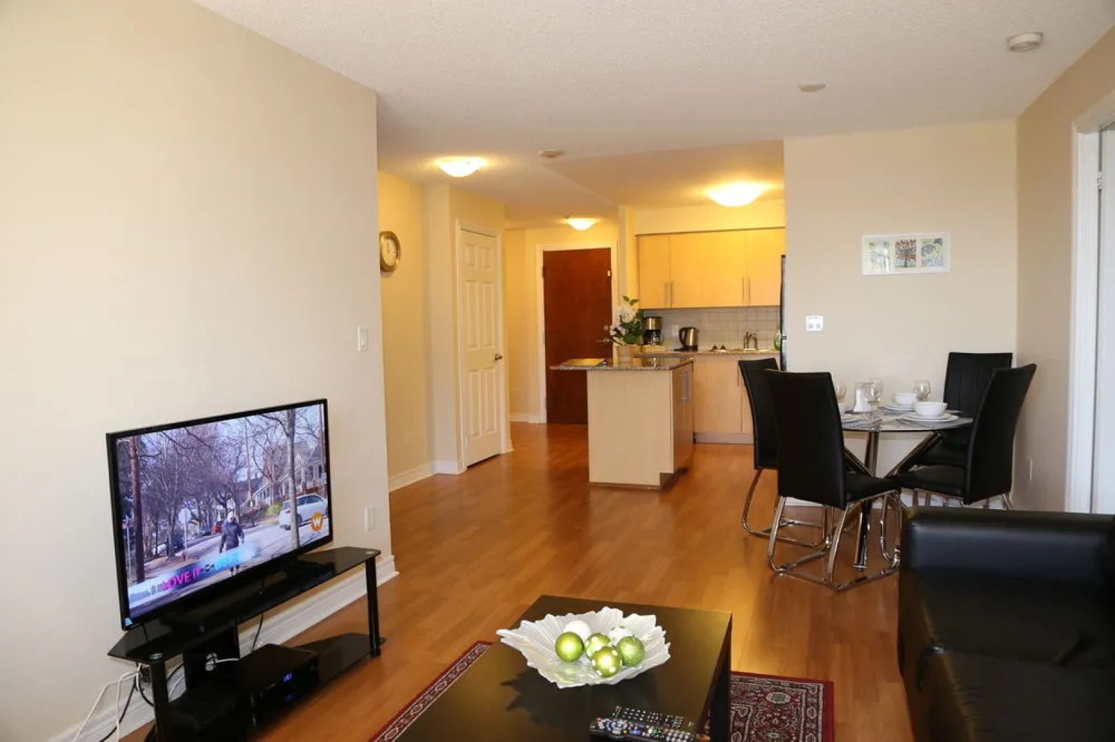 Sarkar Suites - 330 Burnhamthorpe Road