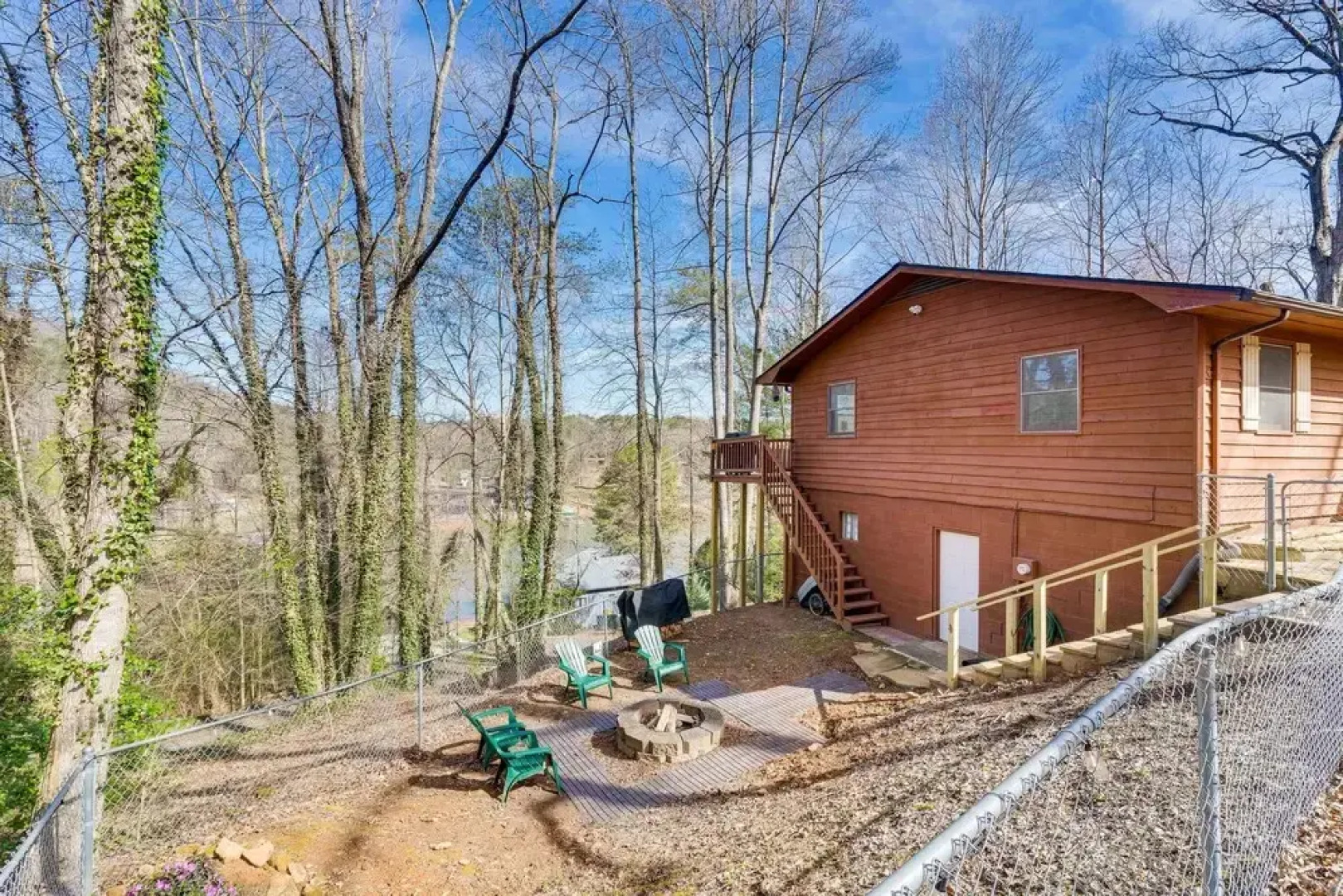 Pet-friendly Hiawassee Cabin w/ Lake Views & Sauna