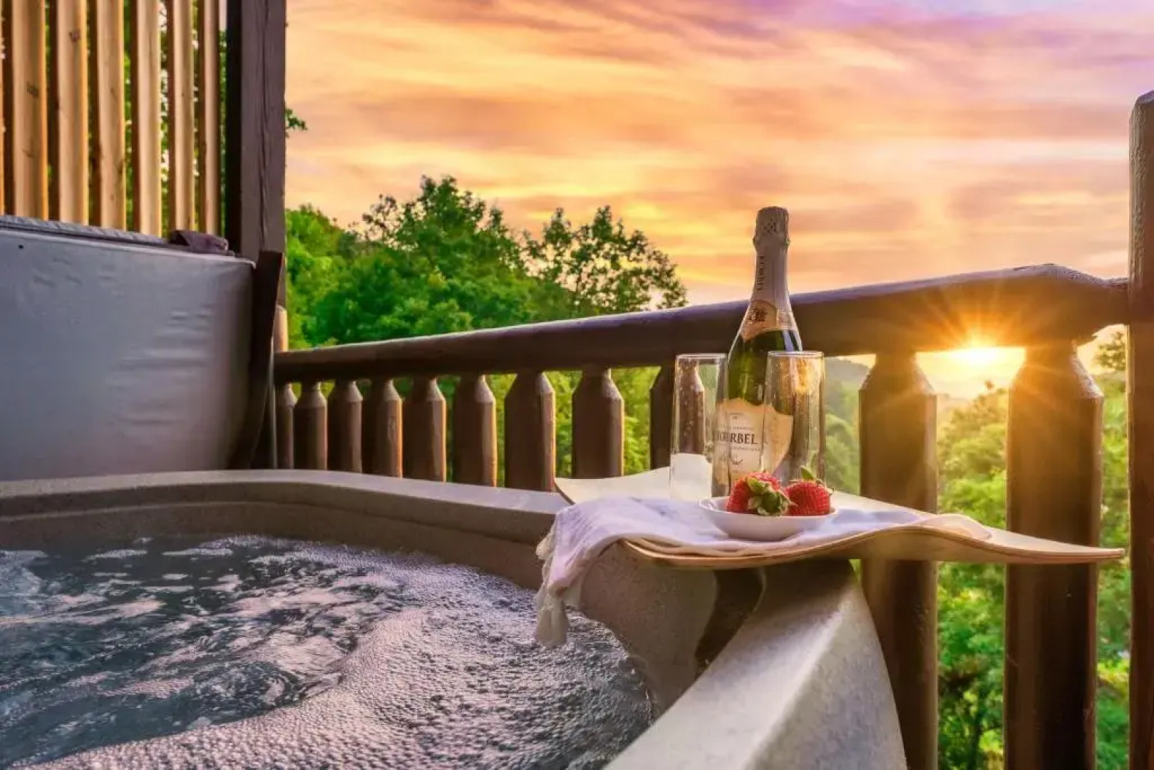 Bear Time Cabin - Scenic Mountain View, Firepit, Hot Tub, Theater, 4BR 3BA Sleeps 14