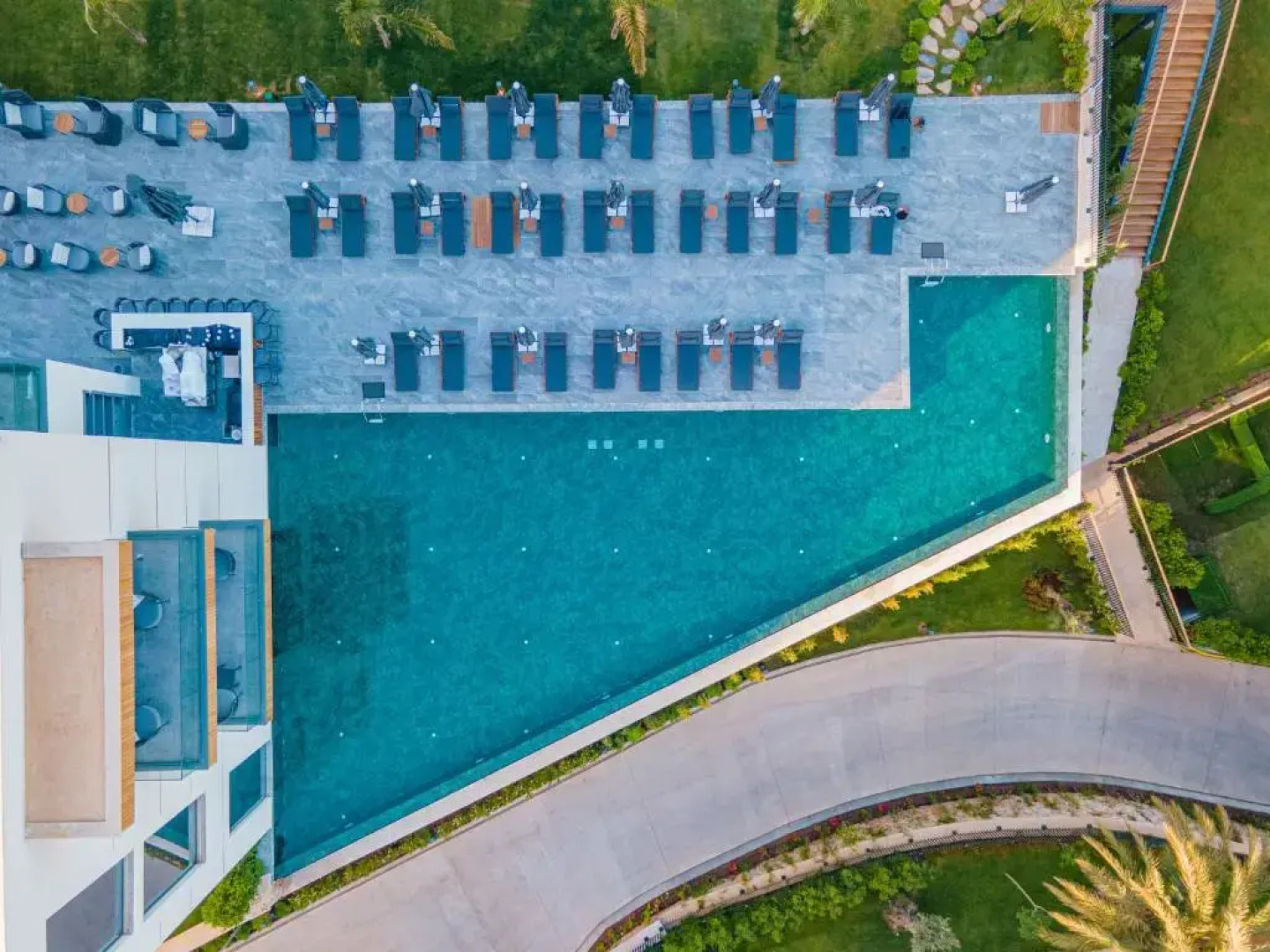 The Norm Collection Door'a