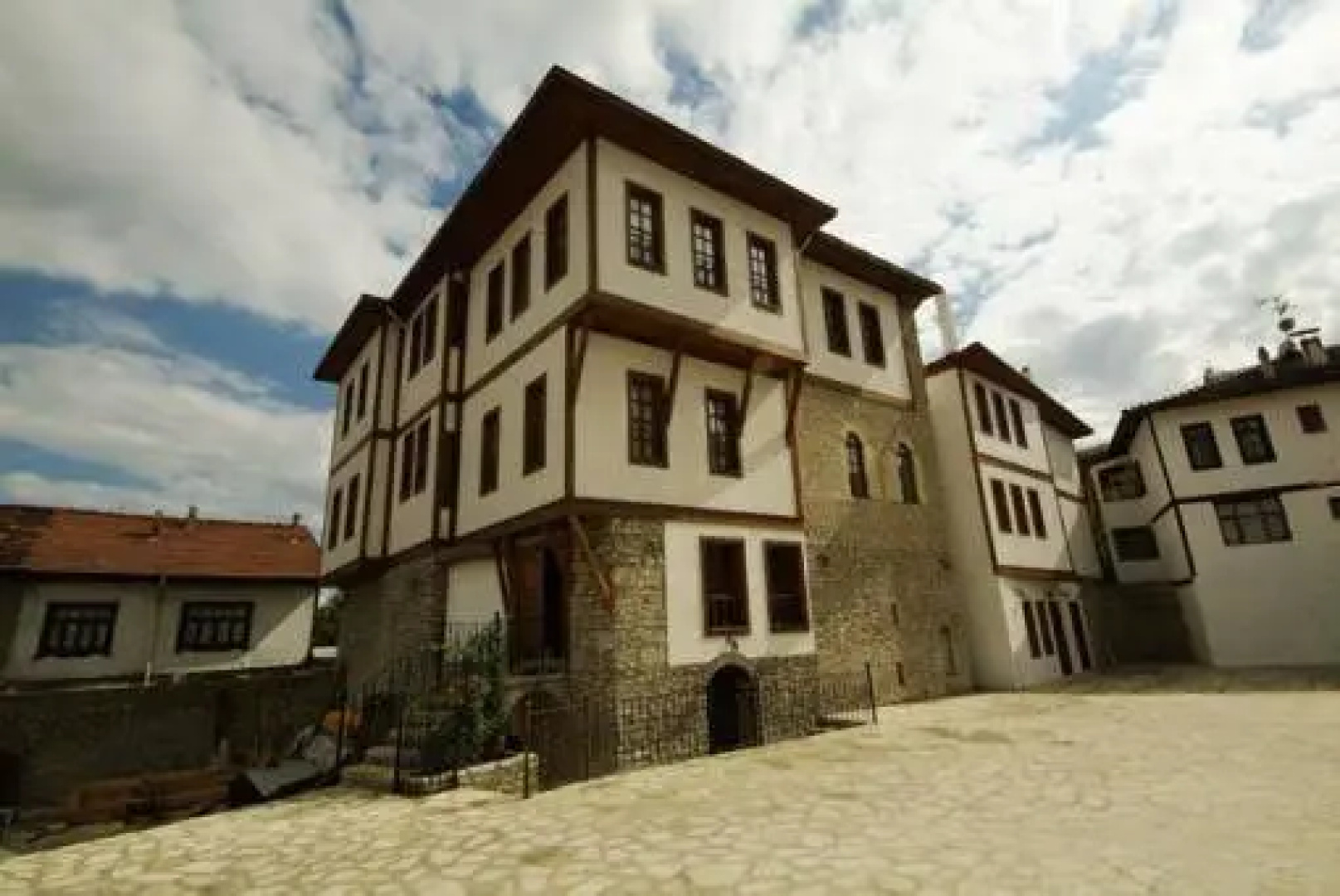 Kardelen Konakları