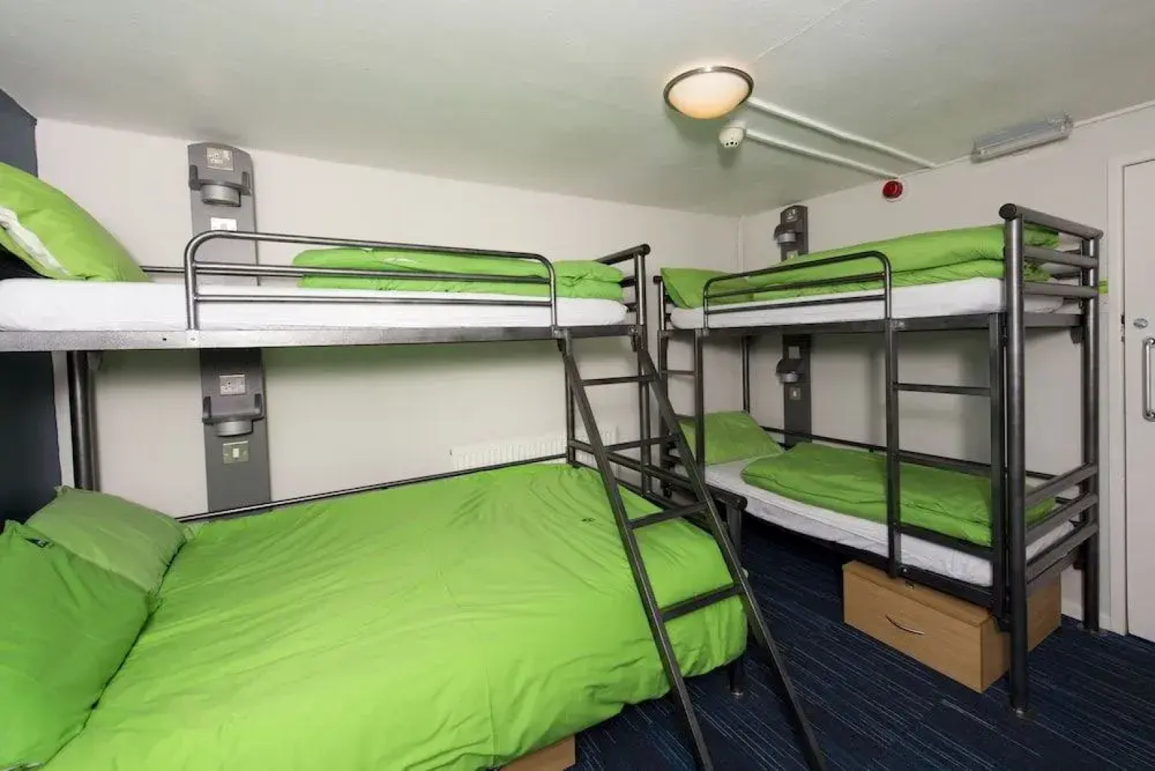 YHA Poppit Sands