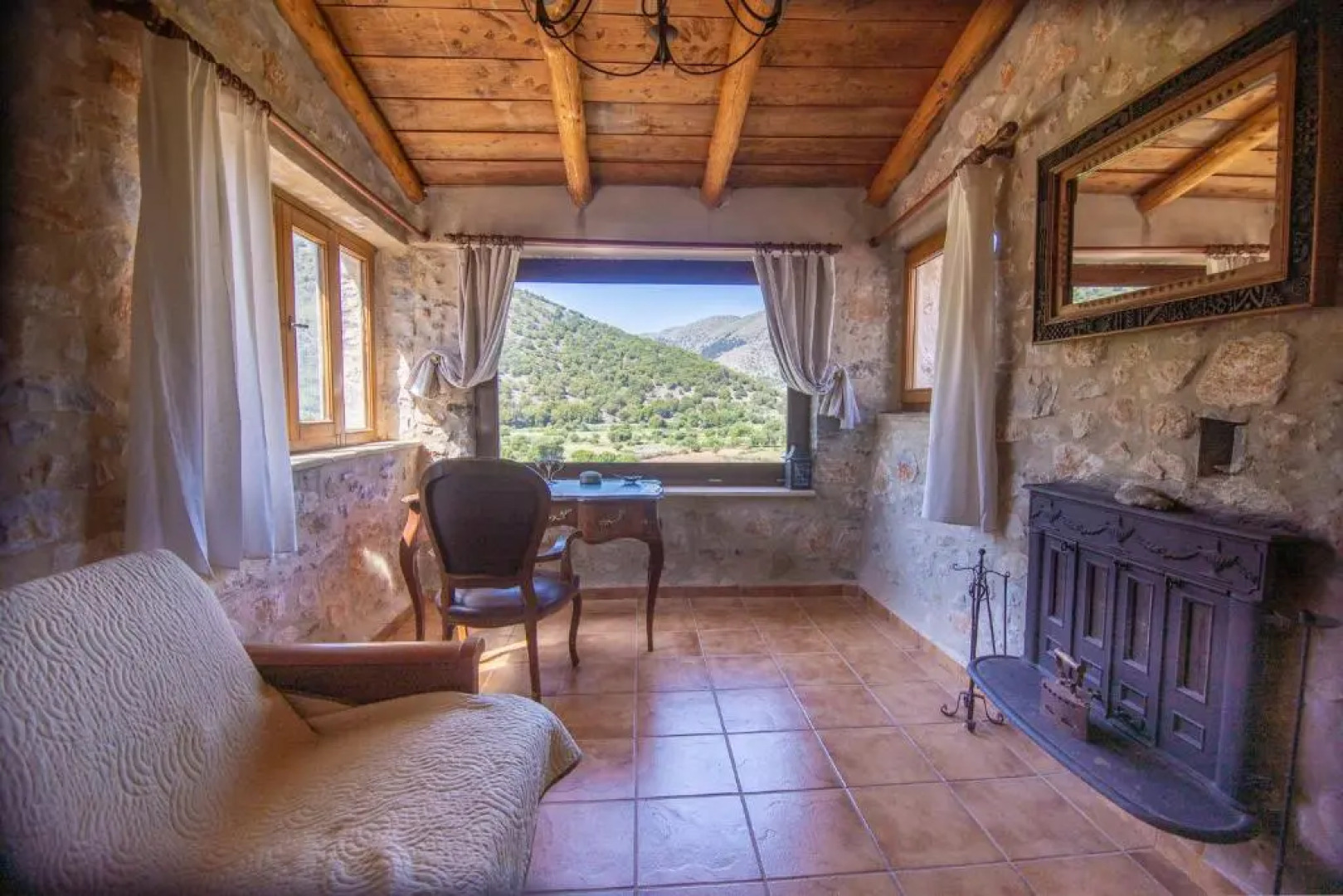 Traditional Villa Askyfou