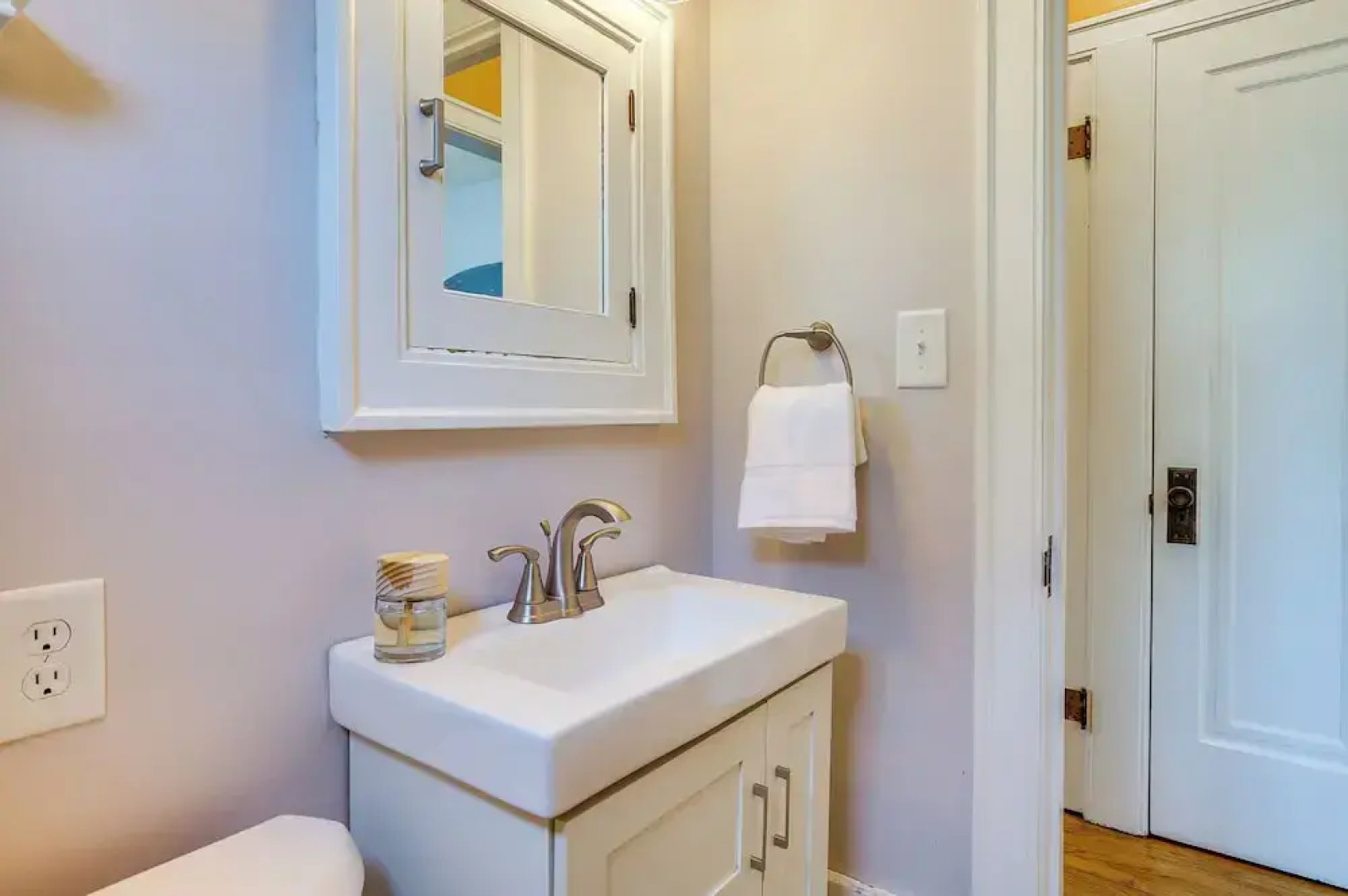 Charming South Bend Retreat ~ 1 Mi to Notre Dame!